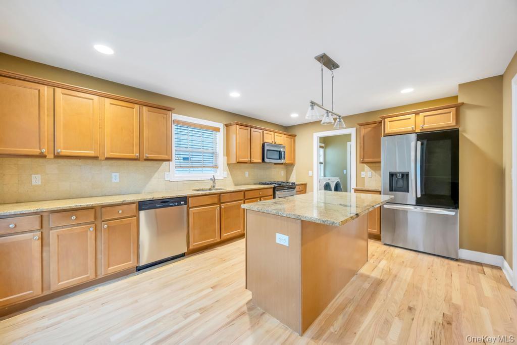 #12 photo, 118 Franklin Avenue, サフォーク郡 East Northport , NY 11731