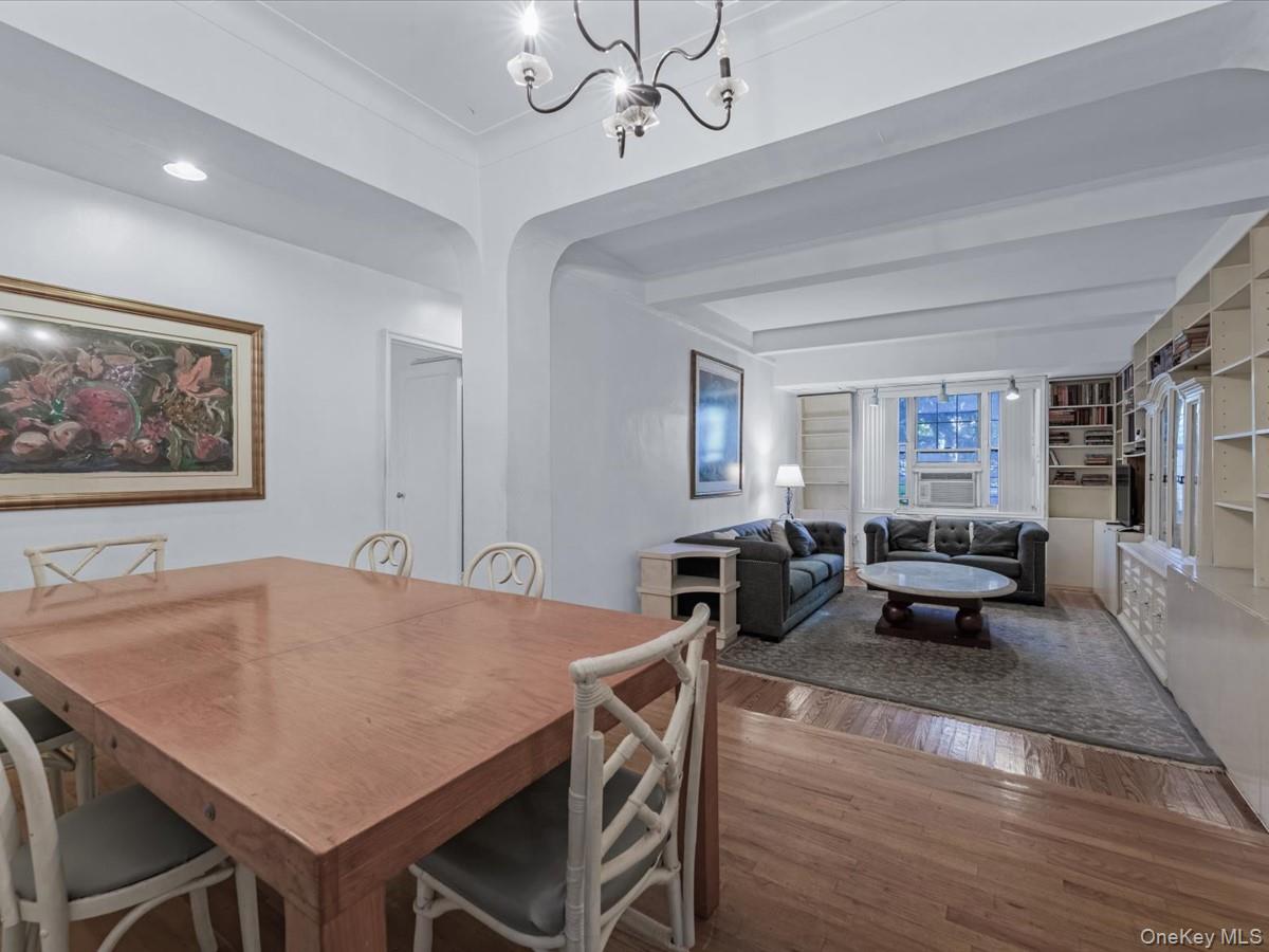 #7 photo, 76-36 113th Street, クイーンズ区 Forest Hills , NY 11375