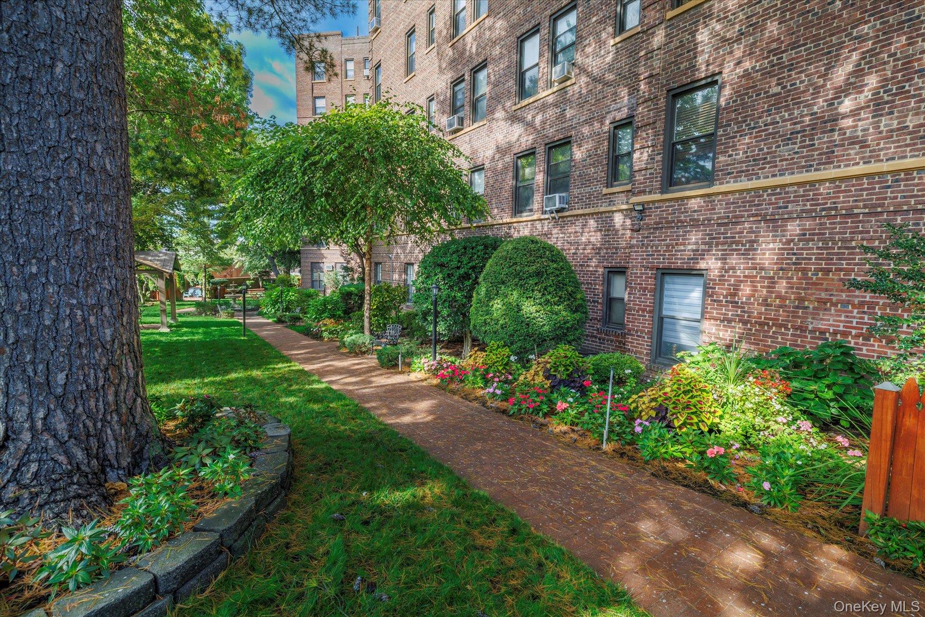 #15 photo, 8 Barstow Road, ナッソー郡 Great Neck , NY 11021