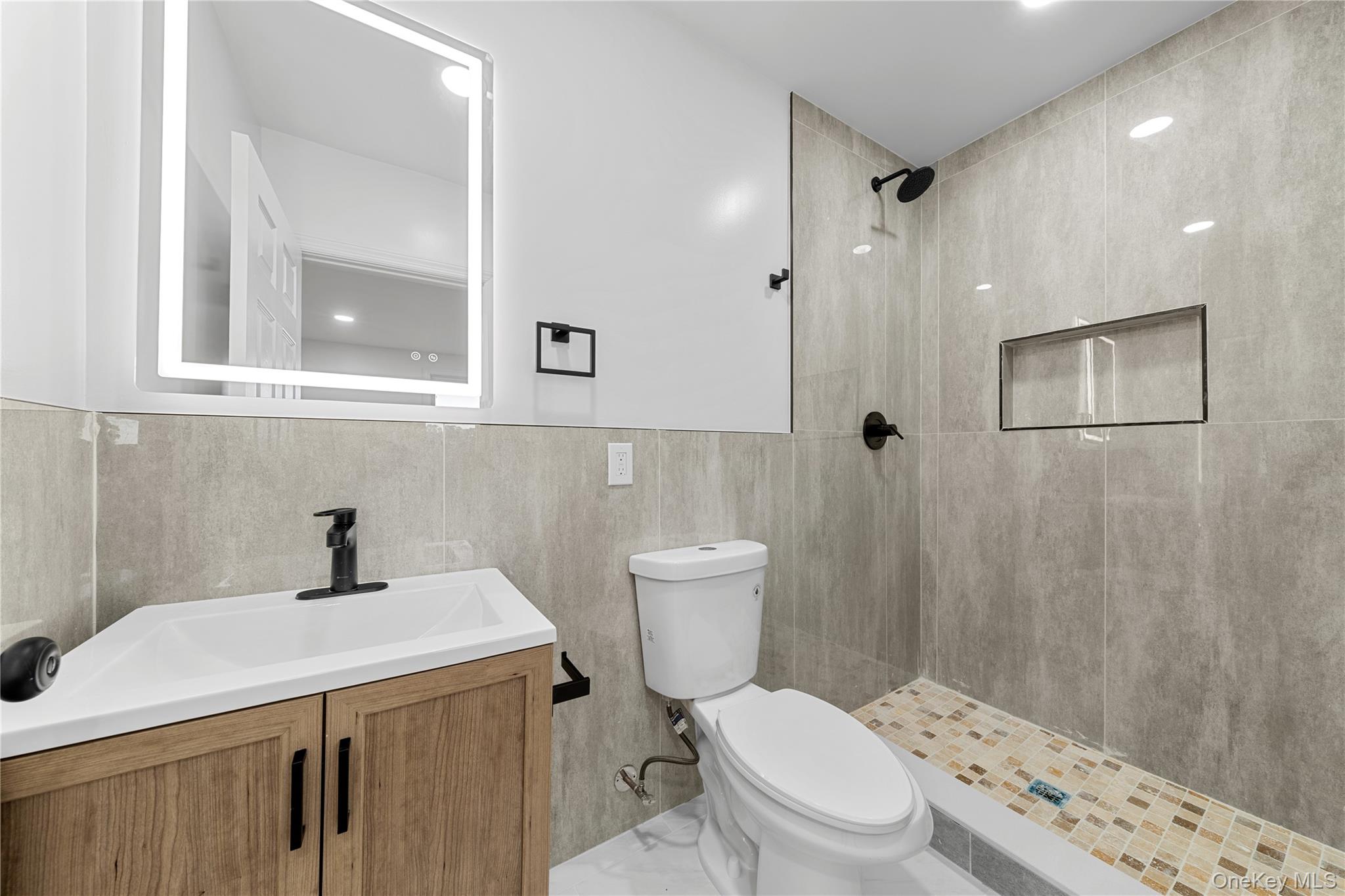 #19 photo, 146 Lincoln Avenue, ナッソー郡 Roosevelt , NY 11575