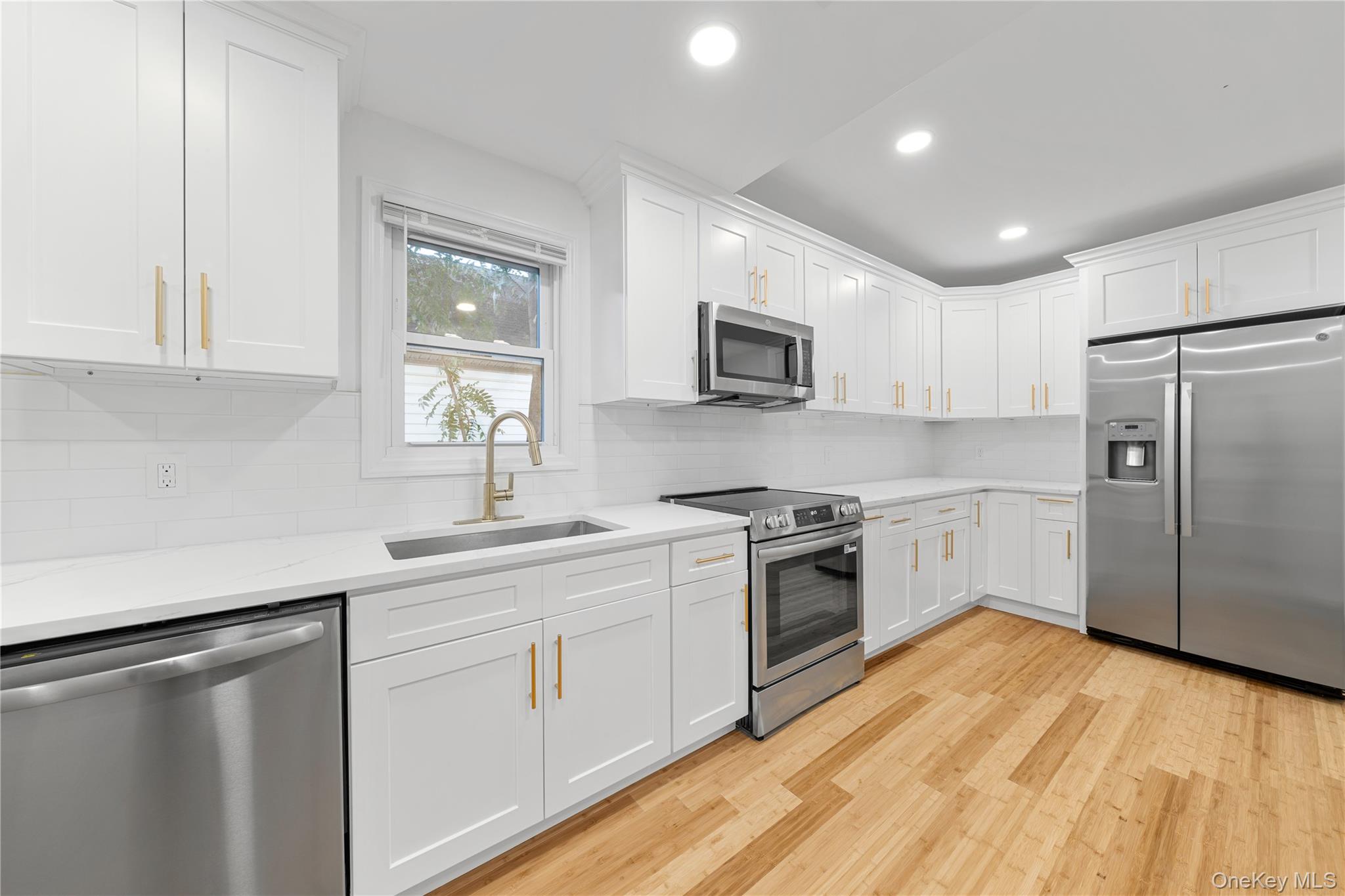 #6 photo, 146 Lincoln Avenue, ナッソー郡 Roosevelt , NY 11575