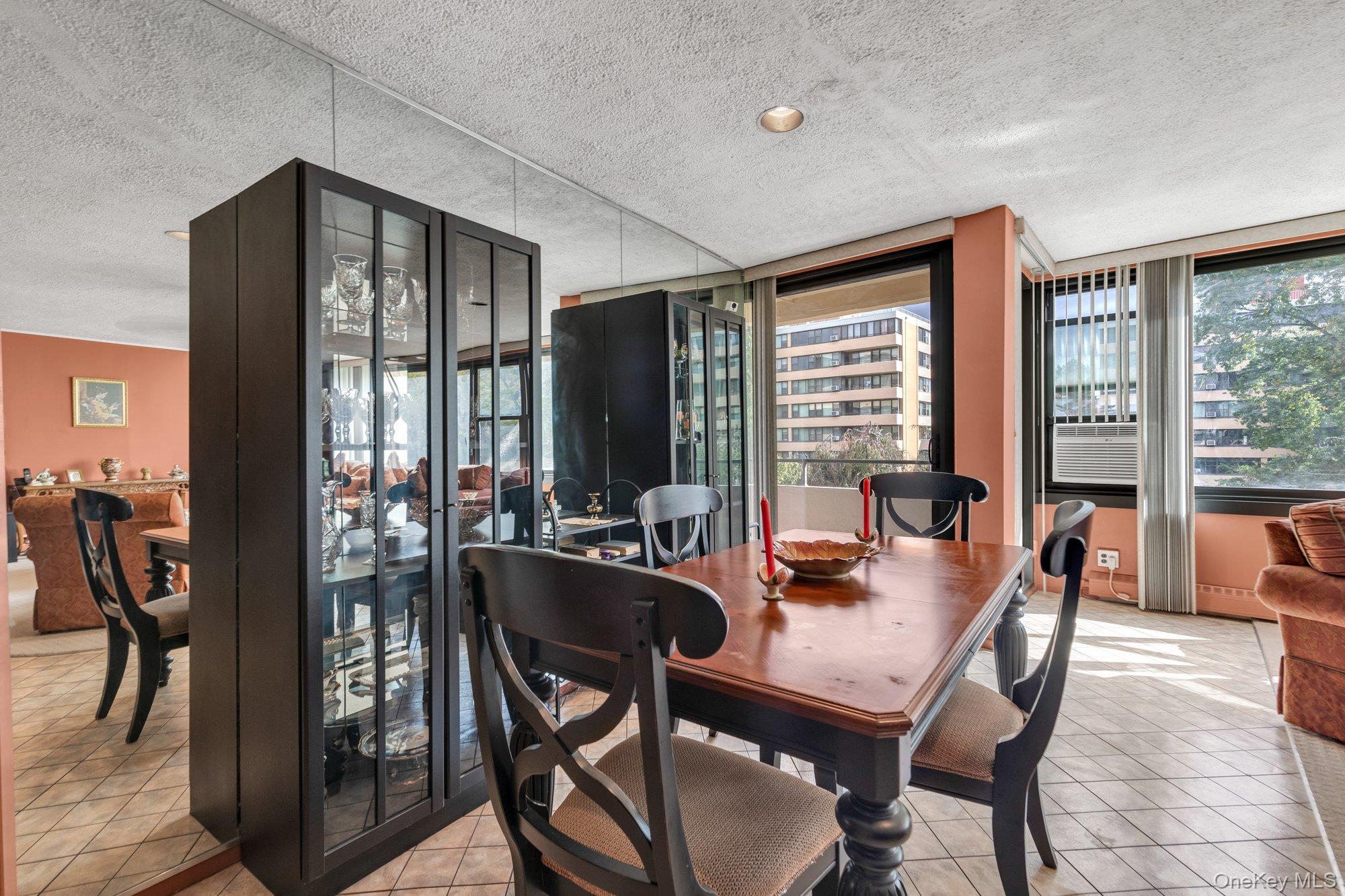 #5 photo, 10-01 162 St, クイーンズ区 Beechhurst , NY 11357