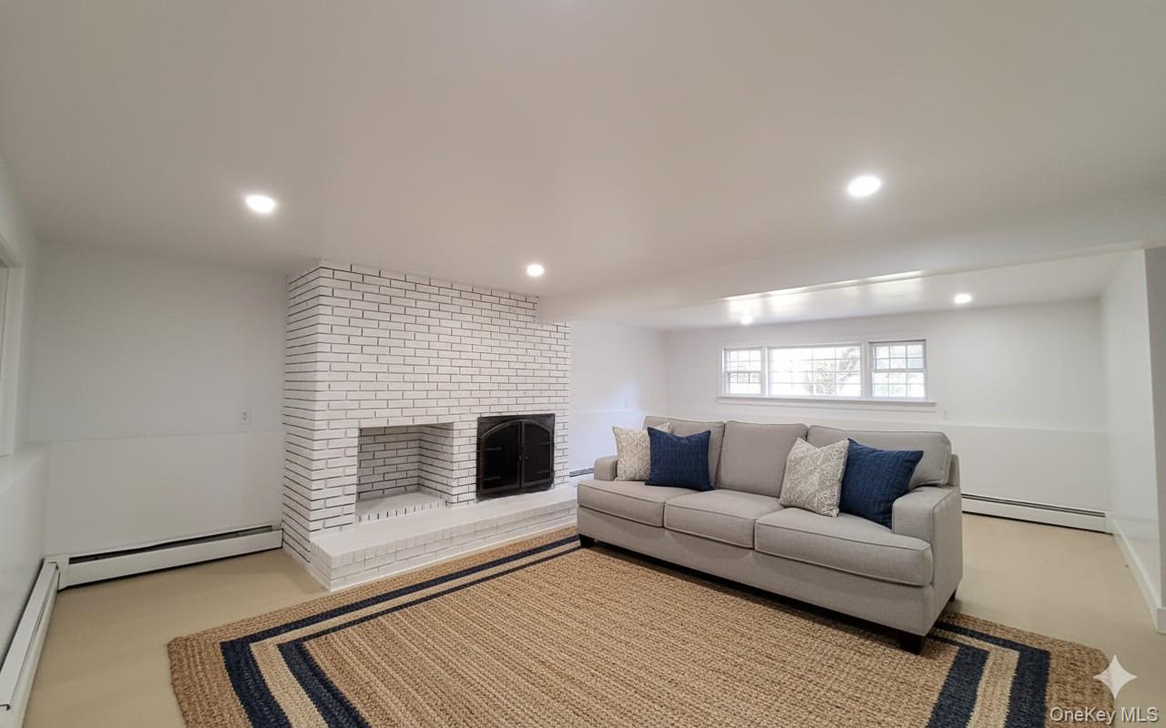 #7 photo, 3 Carroll Drive, Woodbury , NY 10930