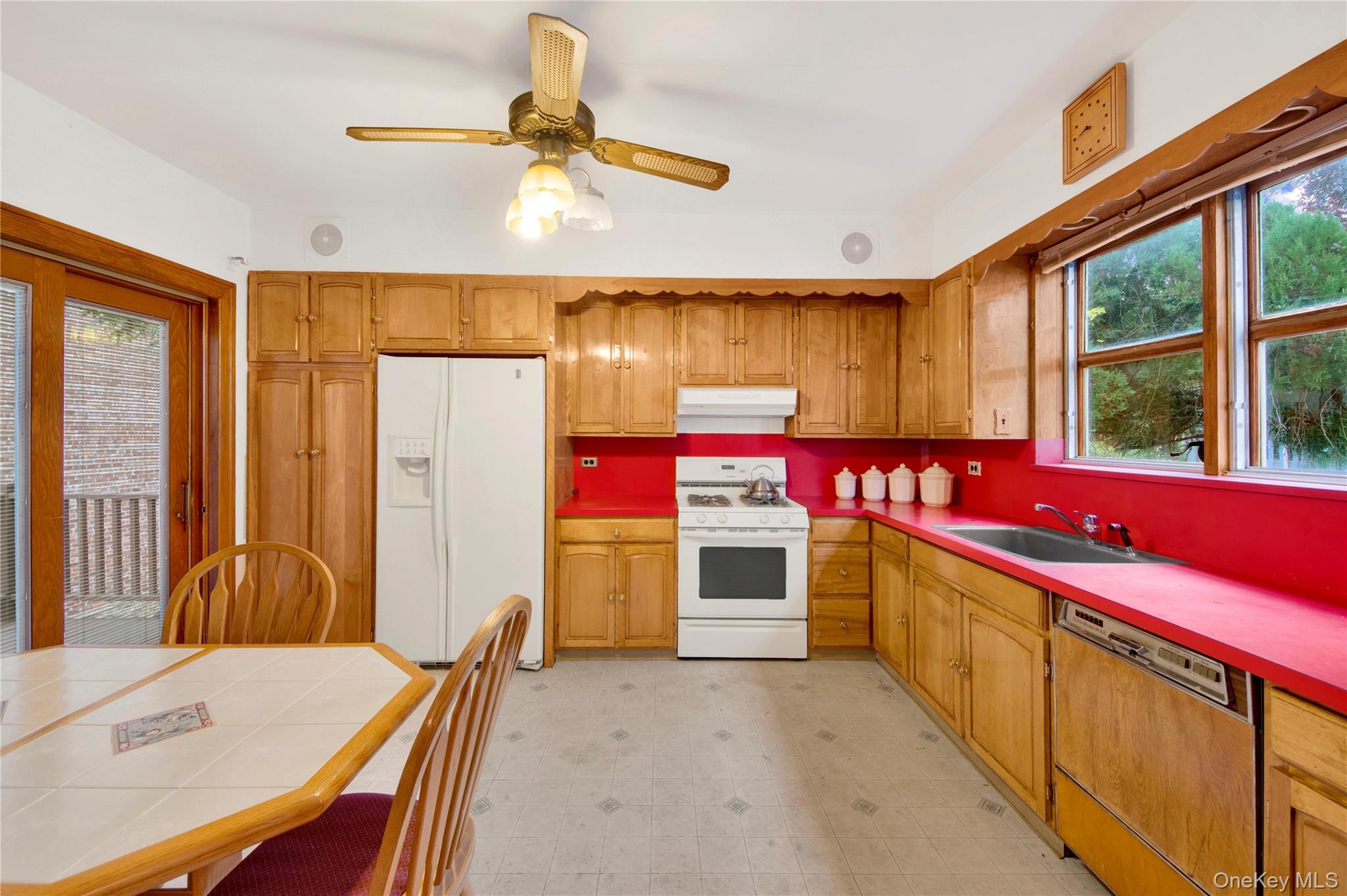 #2 photo, 242 E 237th Street, ブロンクス区 Bronx , NY 10470