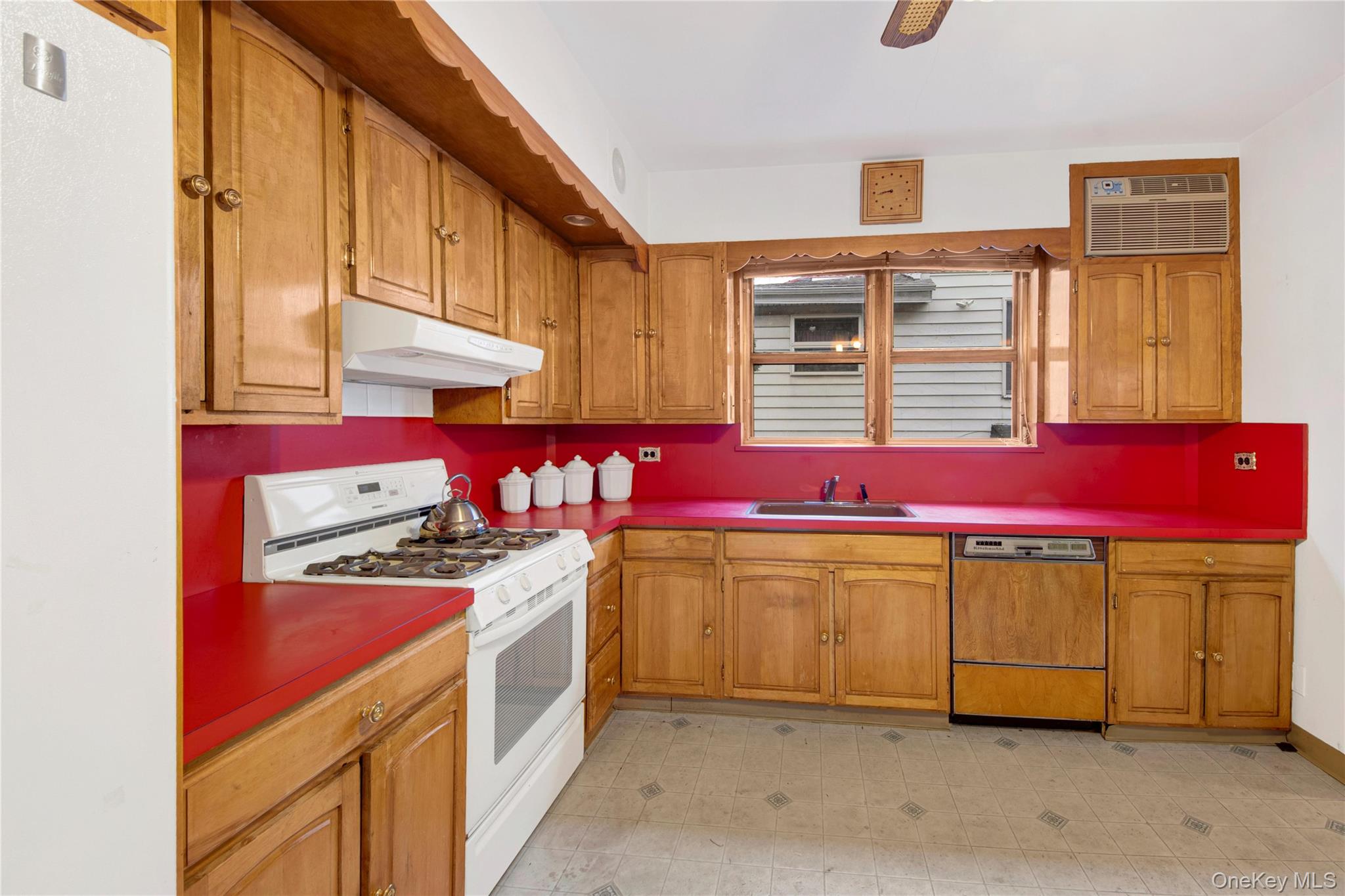 #3 photo, 242 E 237th Street, ブロンクス区 Bronx , NY 10470