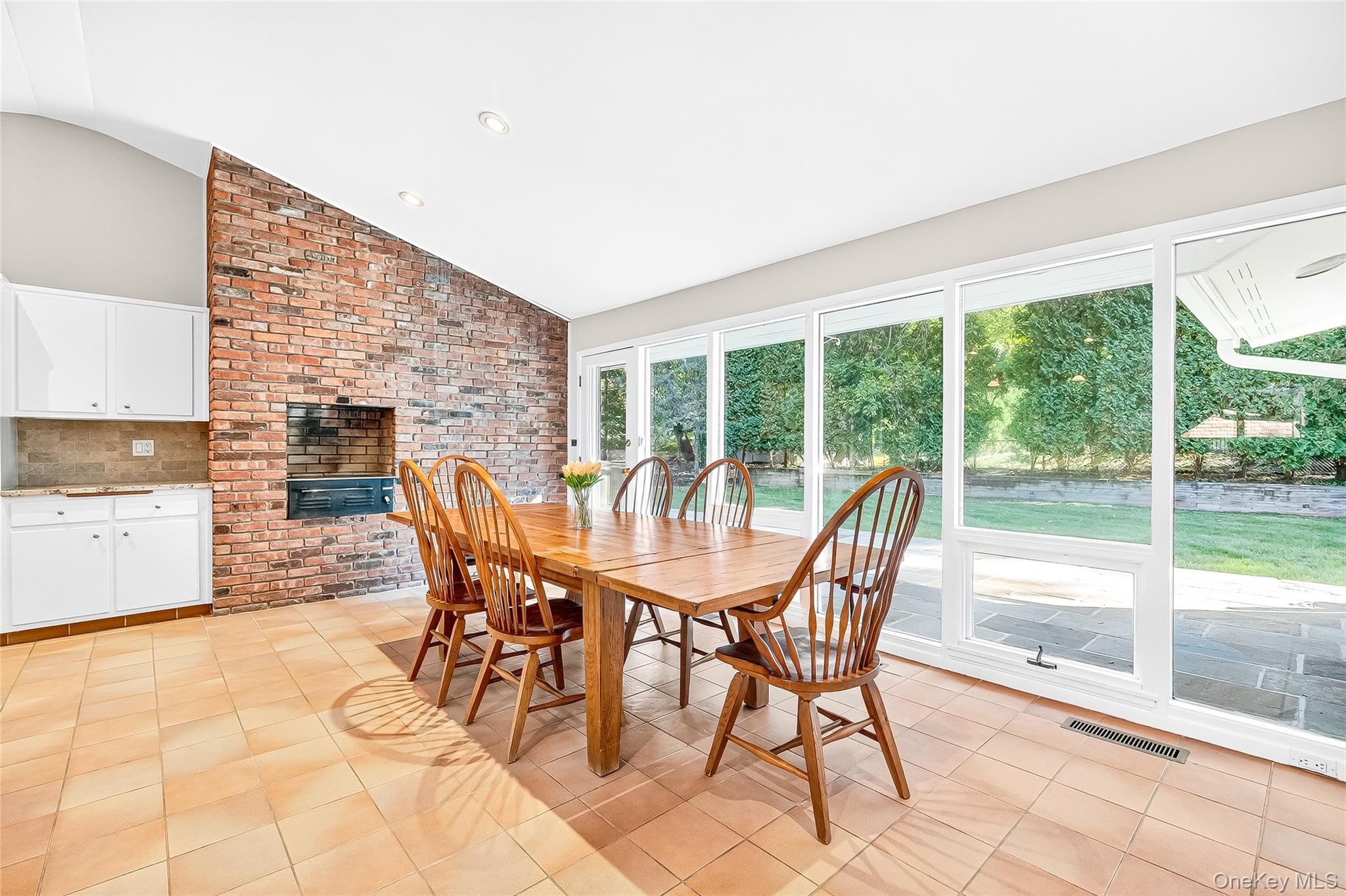 #18 photo, 10 Barnaby Lane, Hartsdale , NY 10530