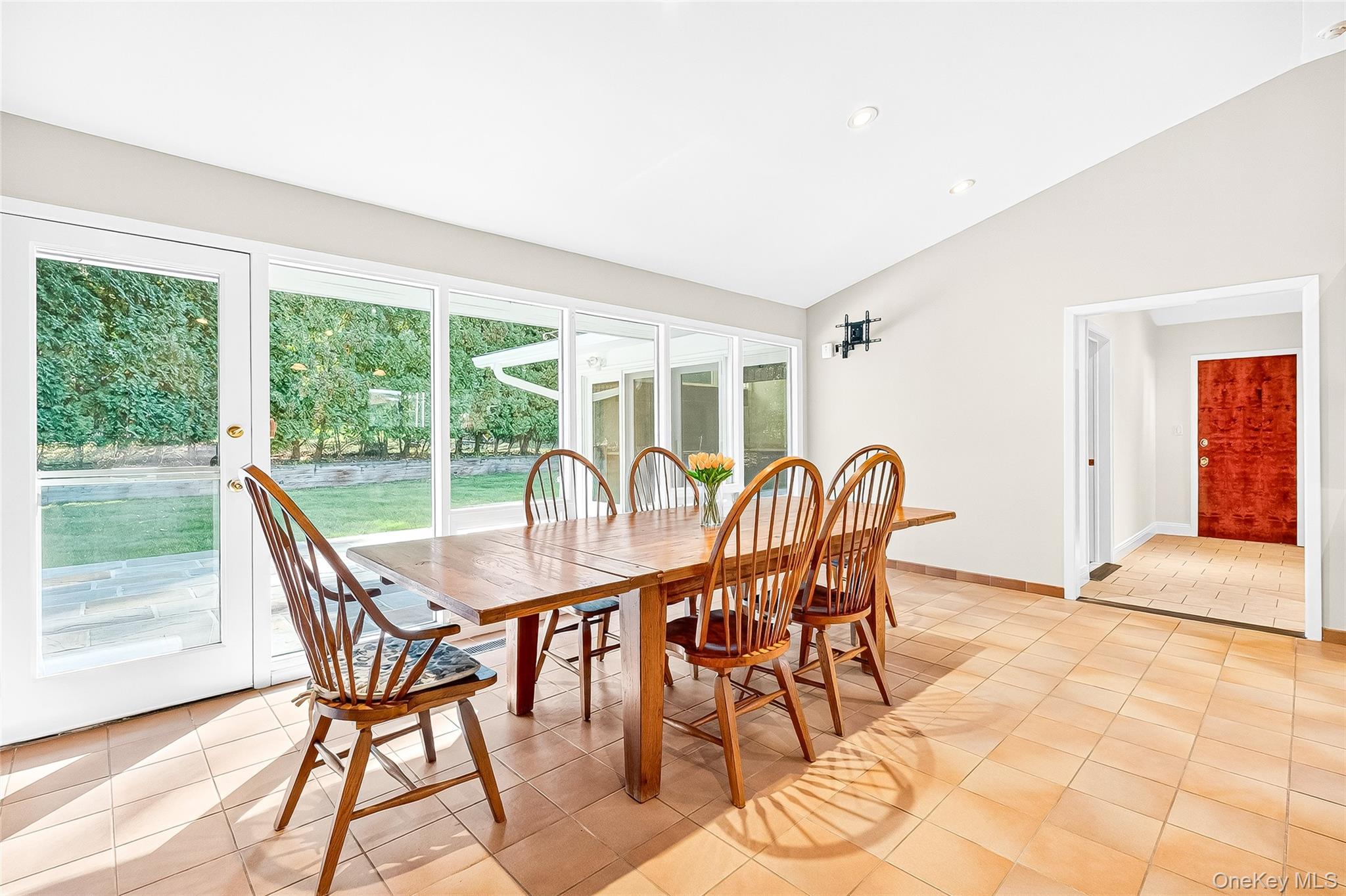 #19 photo, 10 Barnaby Lane, Hartsdale , NY 10530