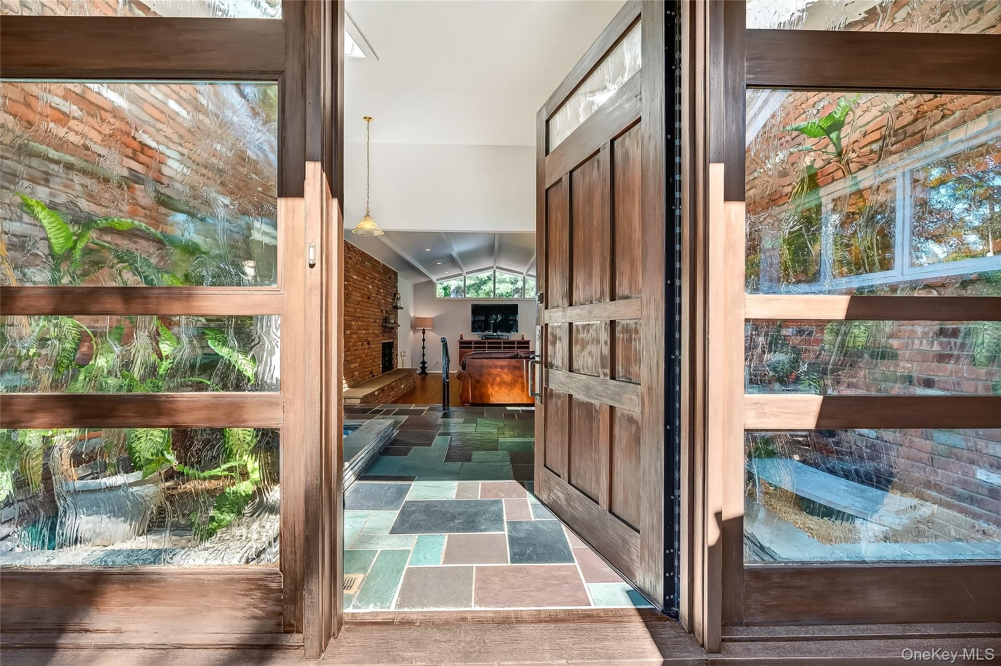 #4 photo, 10 Barnaby Lane, Hartsdale , NY 10530