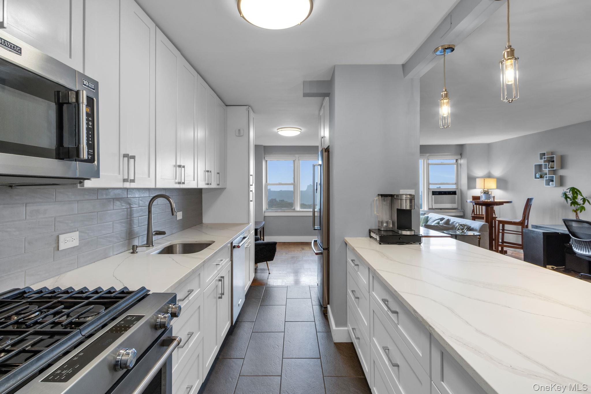 #17 photo, 4555 Henry Hudson Parkway, ブロンクス区 Bronx , NY 10471