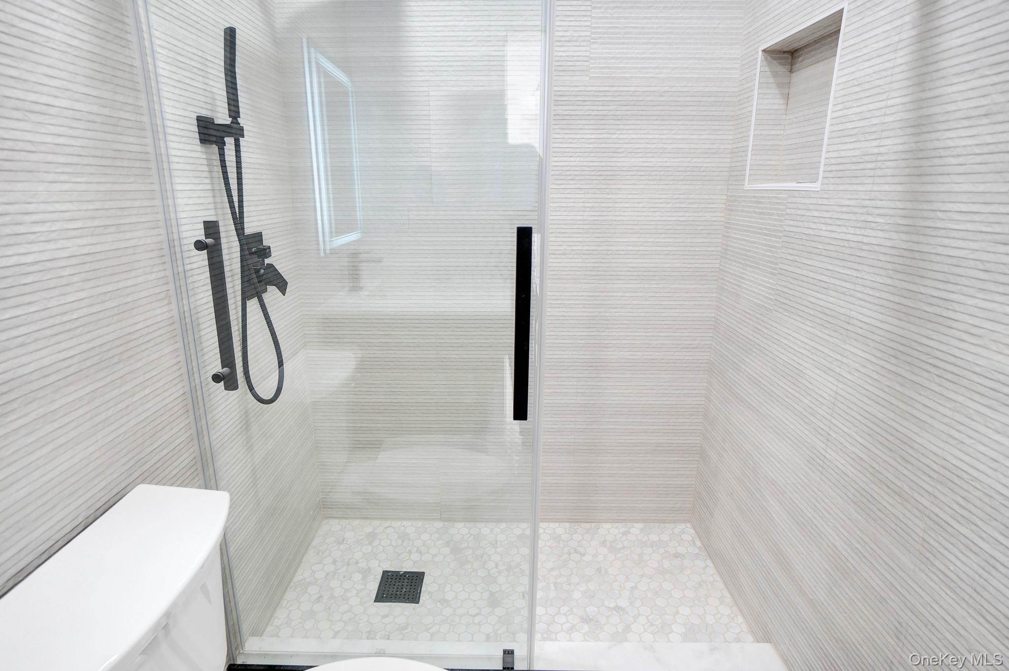 #13 photo, 23 Chase Lane, ナッソー郡 Levittown , NY 11756