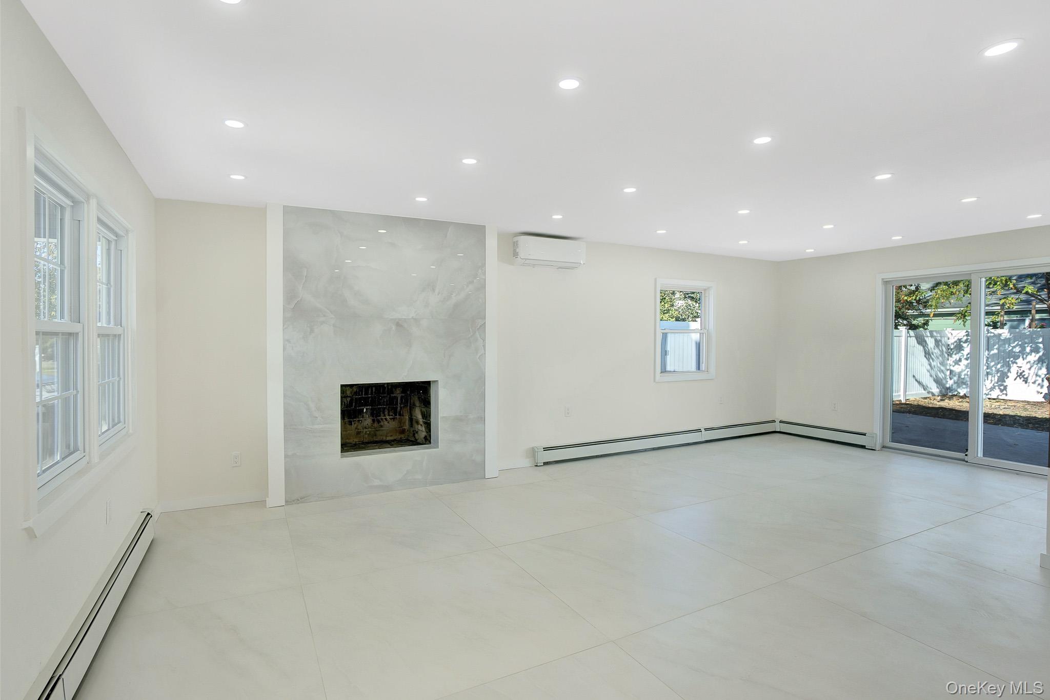 #4 photo, 23 Chase Lane, ナッソー郡 Levittown , NY 11756