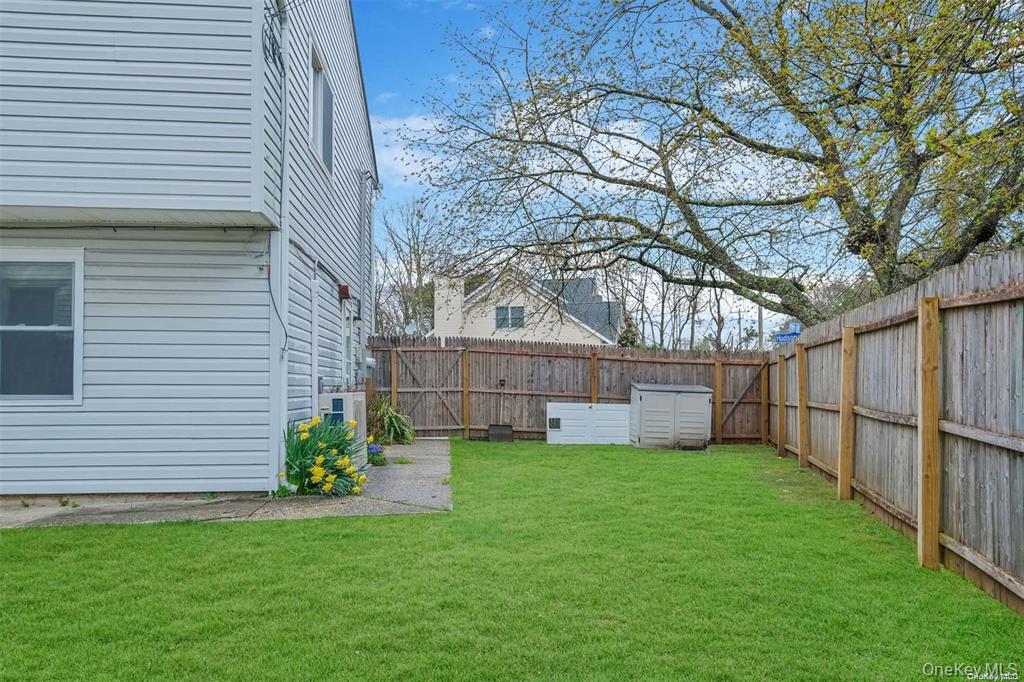 #13 photo, 4 Hudson, サフォーク郡 Sayville , NY 11782