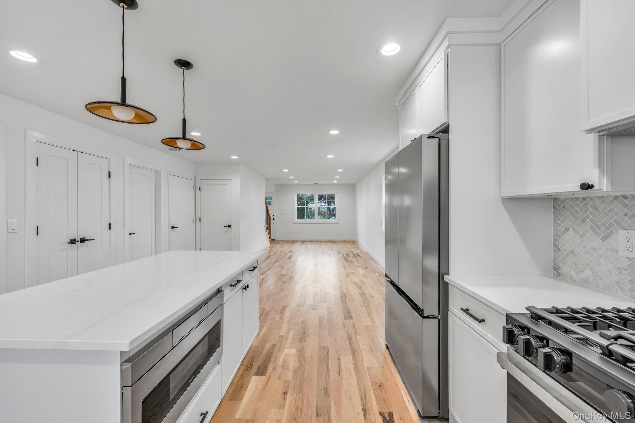 #14 photo, 27 Elizabeth Court, ナッソー郡 Hempstead , NY 11550