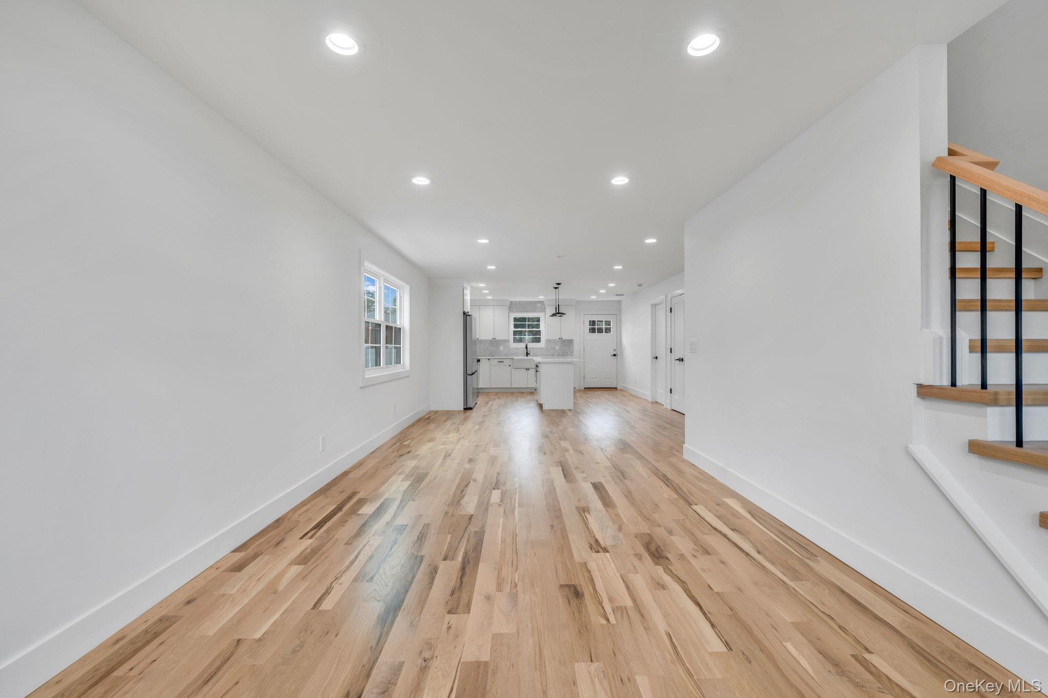 #6 photo, 27 Elizabeth Court, ナッソー郡 Hempstead , NY 11550