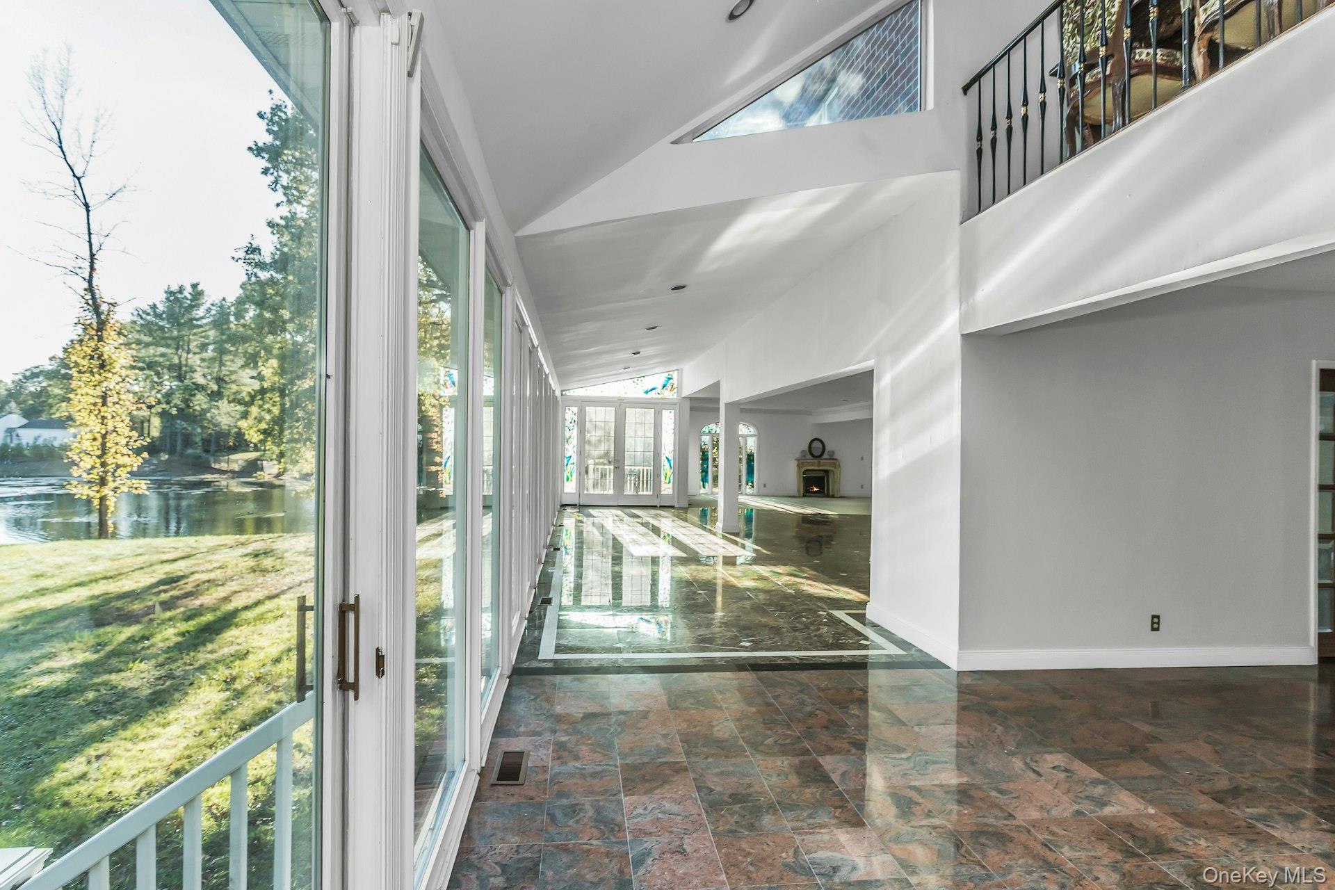 #18 photo, 21 Overbrooke Lane, ナッソー郡 Upper Brookville , NY 11545