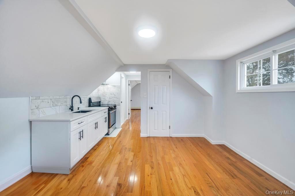 #1 photo, 588 Cameron Street, ナッソー郡 Elmont , NY 11003