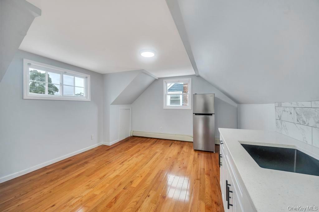 #4 photo, 588 Cameron Street, ナッソー郡 Elmont , NY 11003