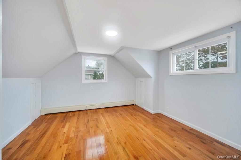 #7 photo, 588 Cameron Street, ナッソー郡 Elmont , NY 11003