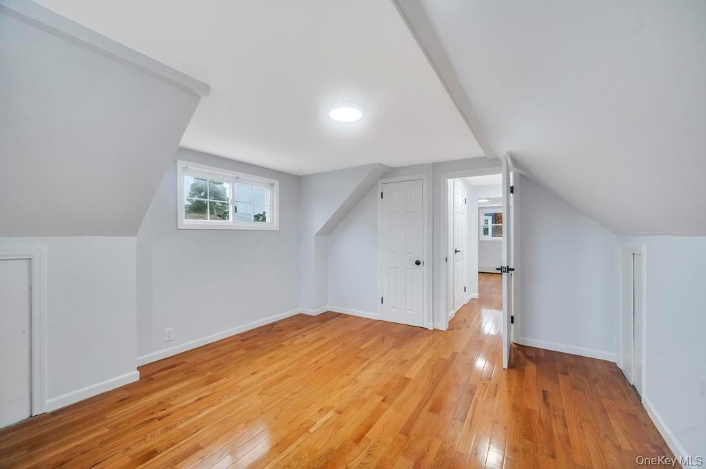 #8 photo, 588 Cameron Street, ナッソー郡 Elmont , NY 11003