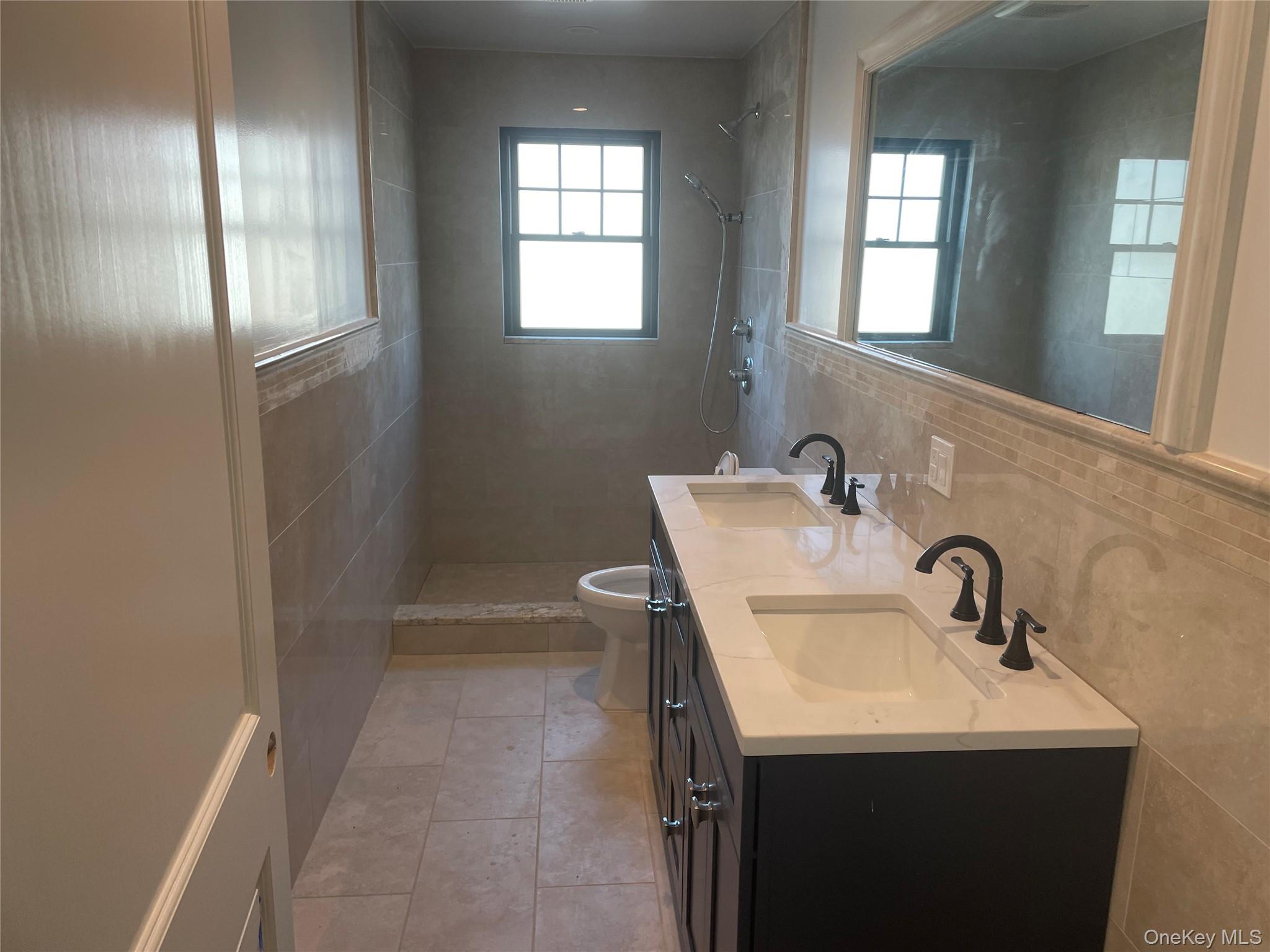 #2 photo, 59 Clinton Avenue, ナッソー郡 Inwood , NY 11096