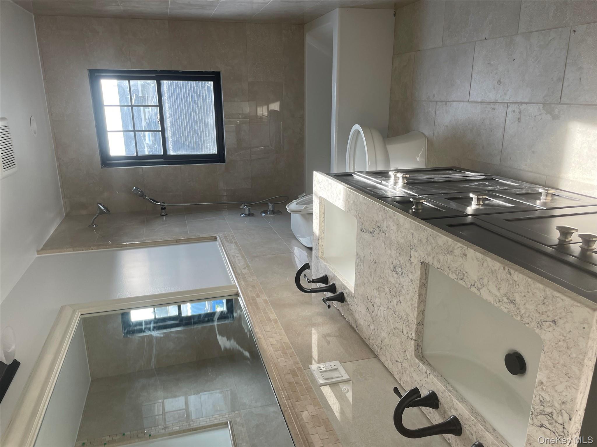 #3 photo, 59 Clinton Avenue, ナッソー郡 Inwood , NY 11096