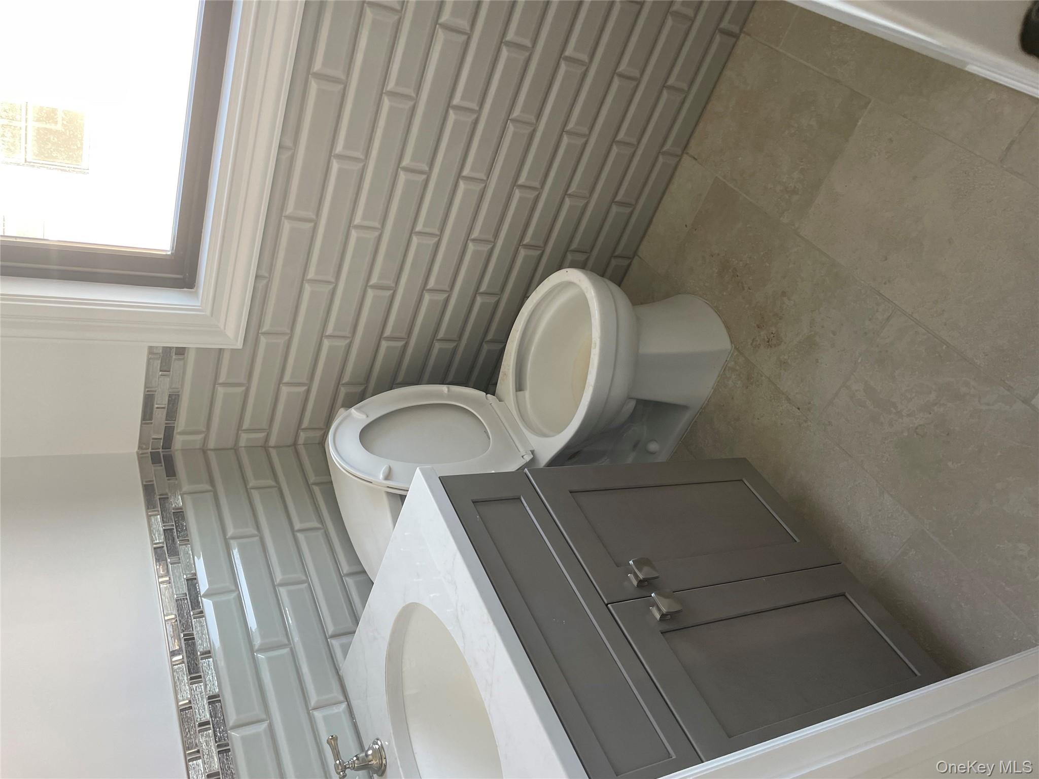 #4 photo, 59 Clinton Avenue, ナッソー郡 Inwood , NY 11096