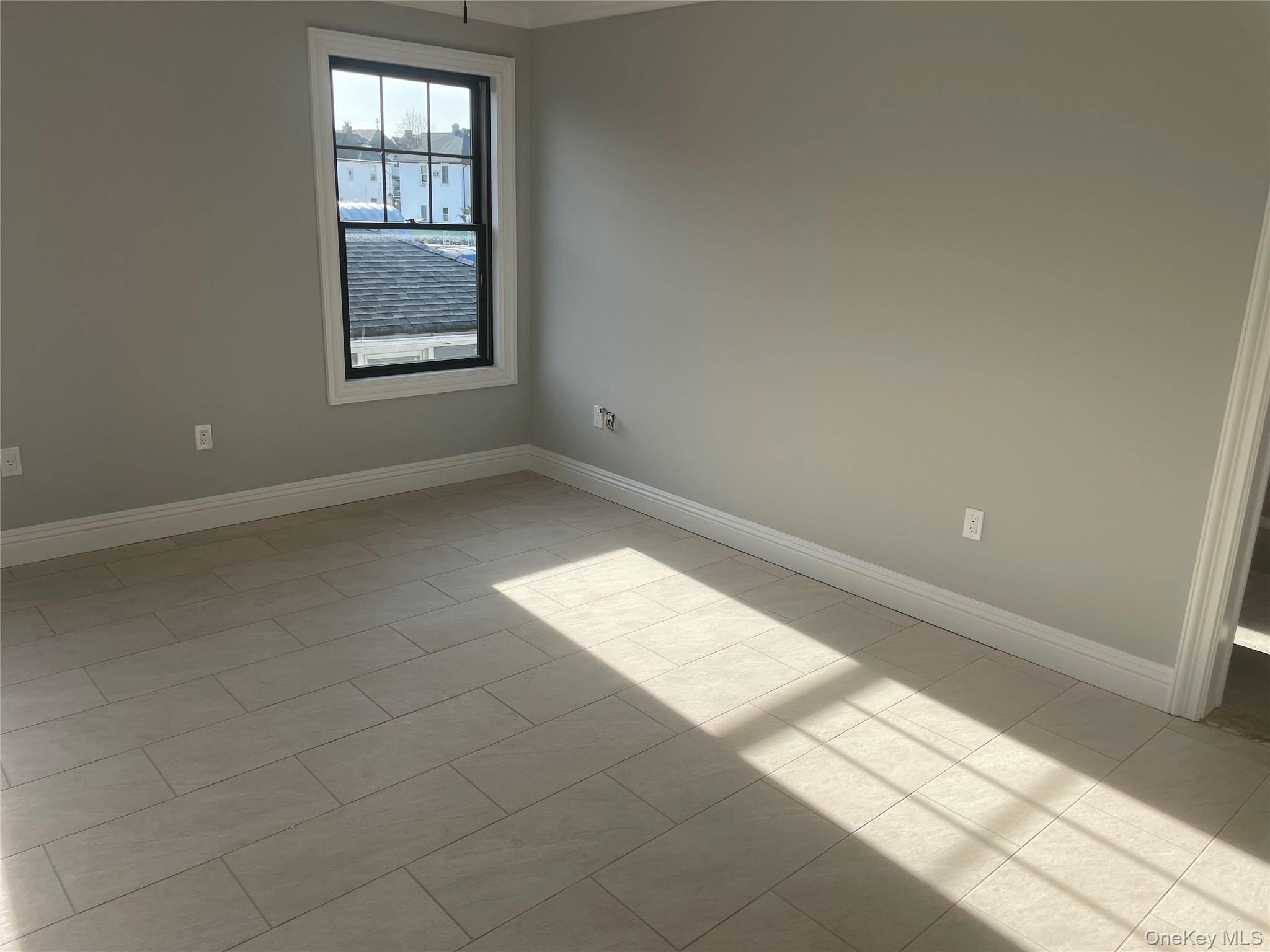 #7 photo, 59 Clinton Avenue, ナッソー郡 Inwood , NY 11096