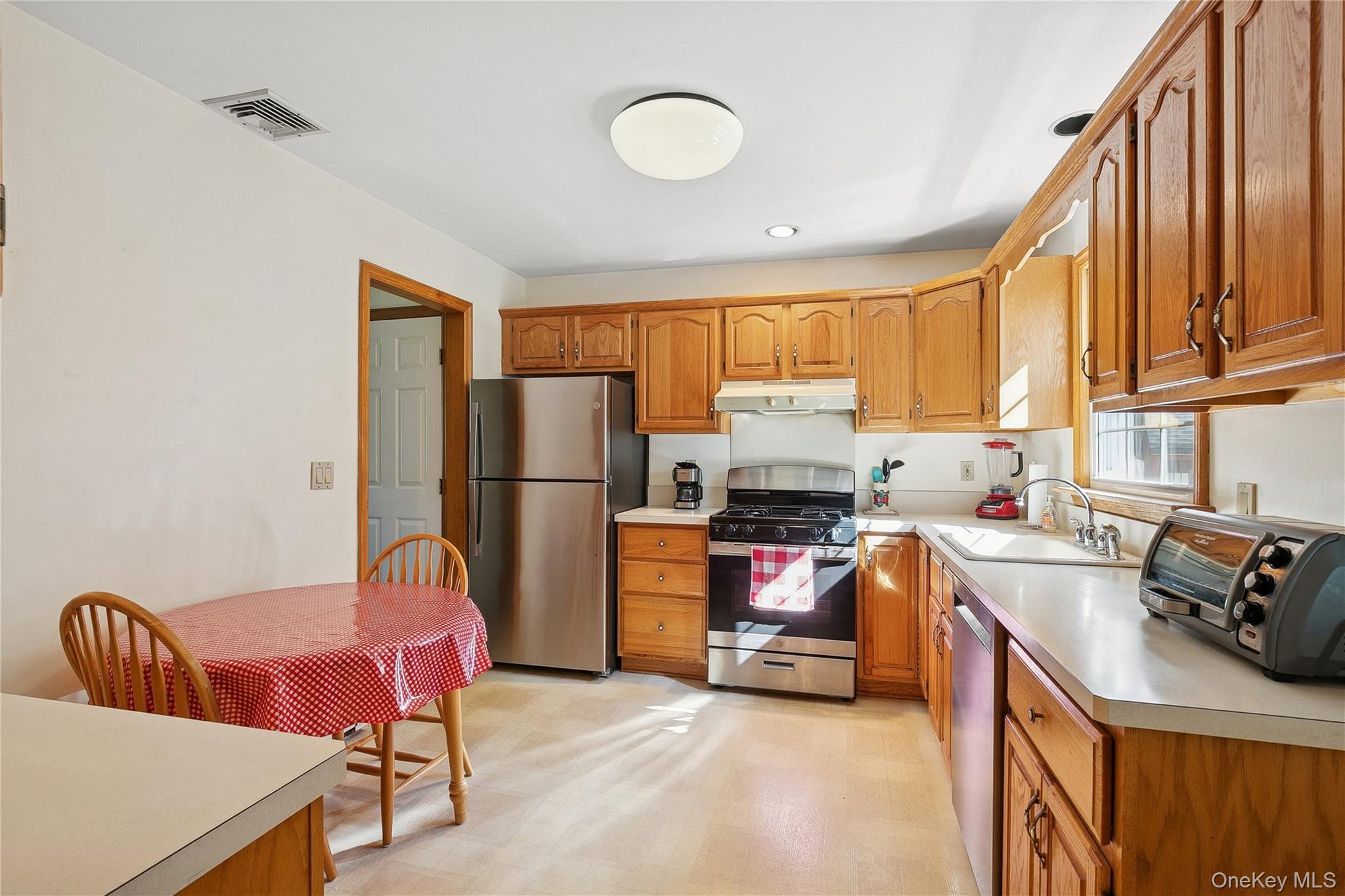 #16 photo, 94 Mobrey Lane, サフォーク郡 Smithtown , NY 11787