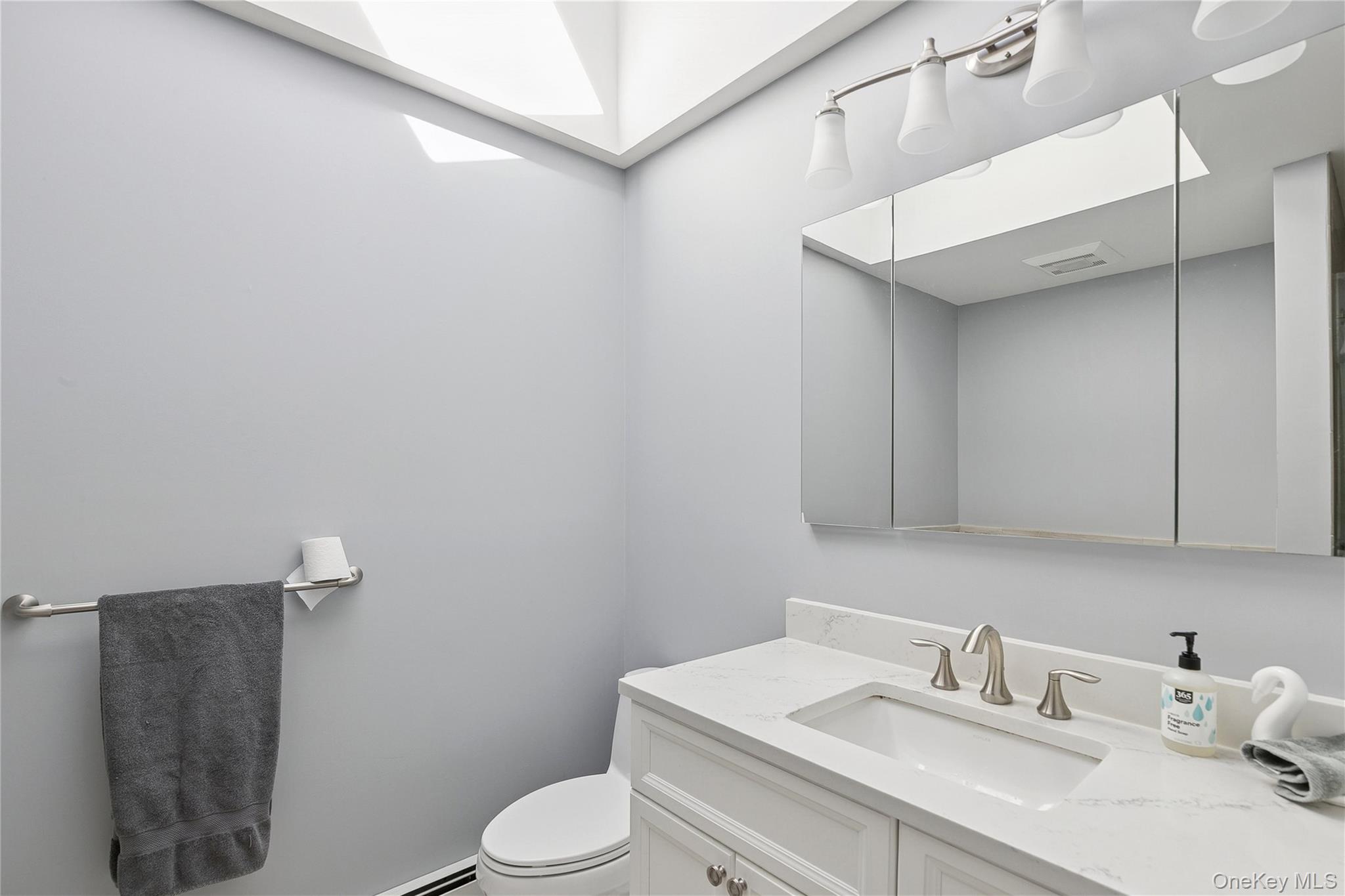 #18 photo, 94 Mobrey Lane, サフォーク郡 Smithtown , NY 11787