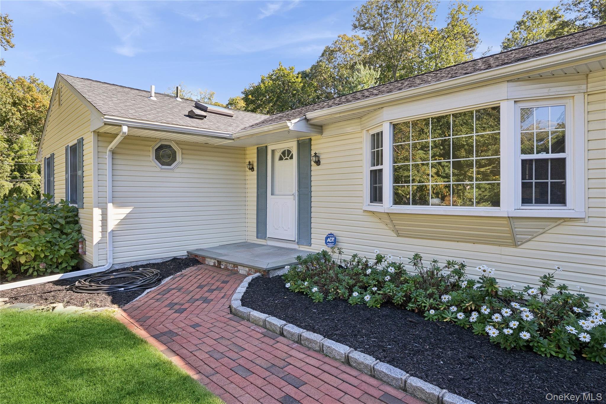 #2 photo, 94 Mobrey Lane, サフォーク郡 Smithtown , NY 11787