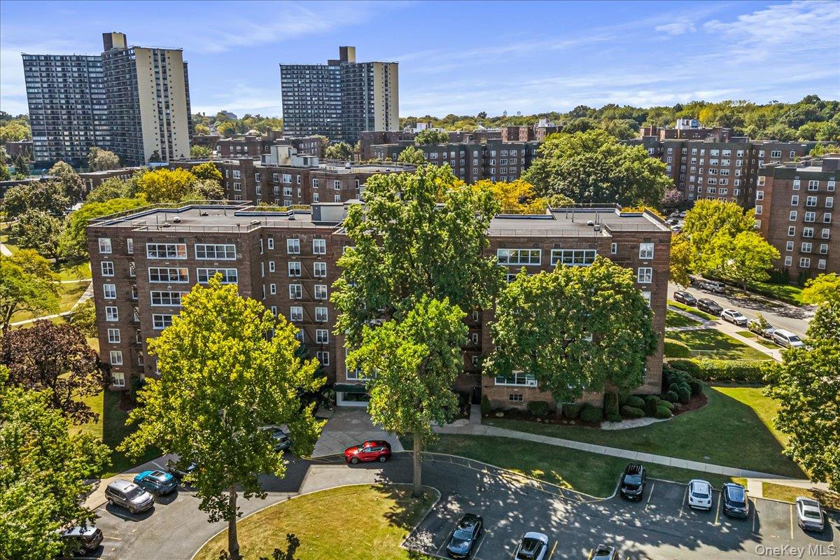 #1 photo, 211-10 18th Avenue, クイーンズ区 Bayside , NY 11360