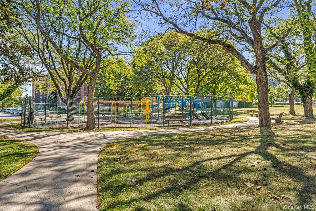 #12 photo, 211-10 18th Avenue, クイーンズ区 Bayside , NY 11360