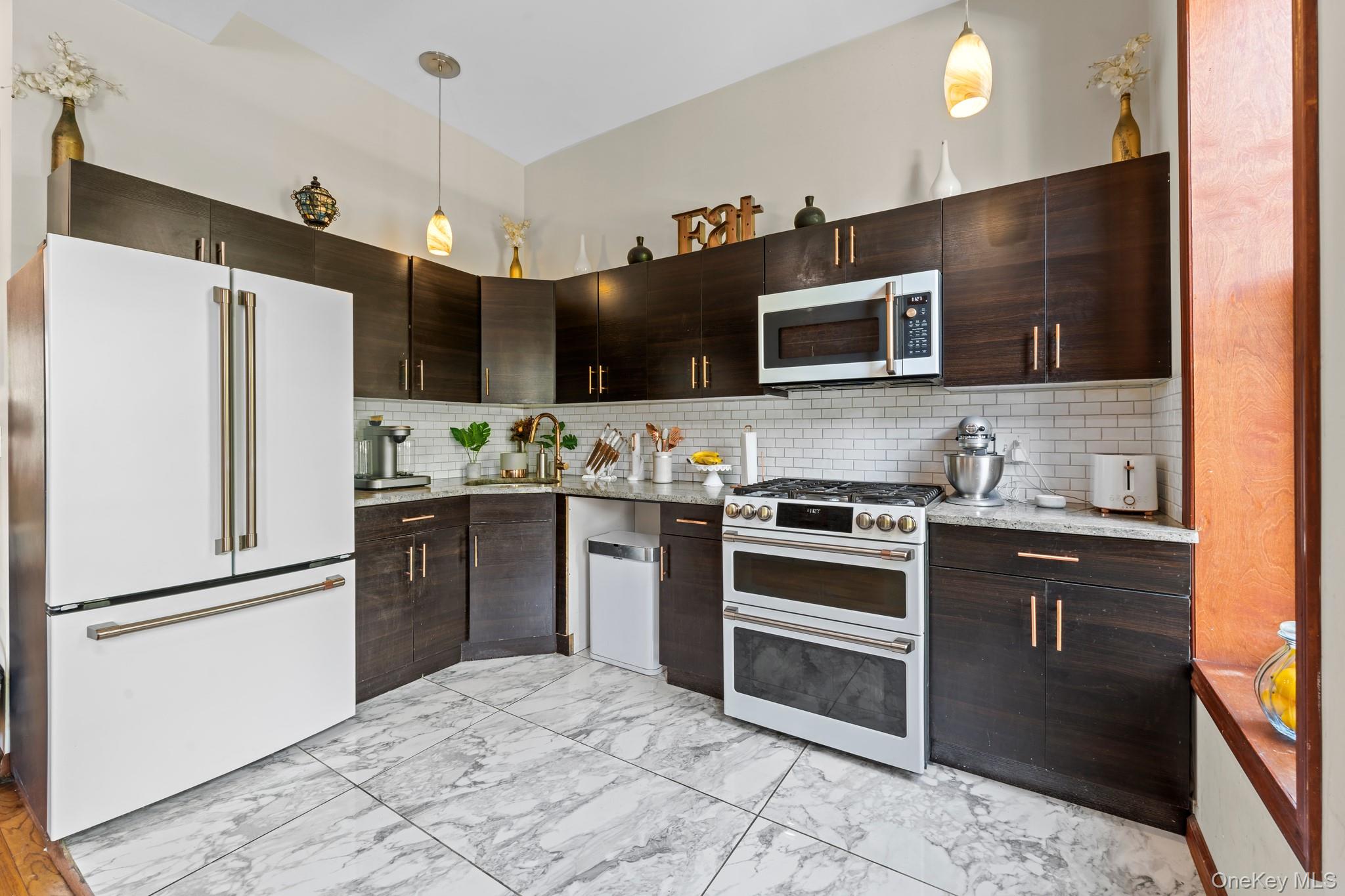 #14 photo, 609 Lexington Avenue, Brooklyn , NY 11221