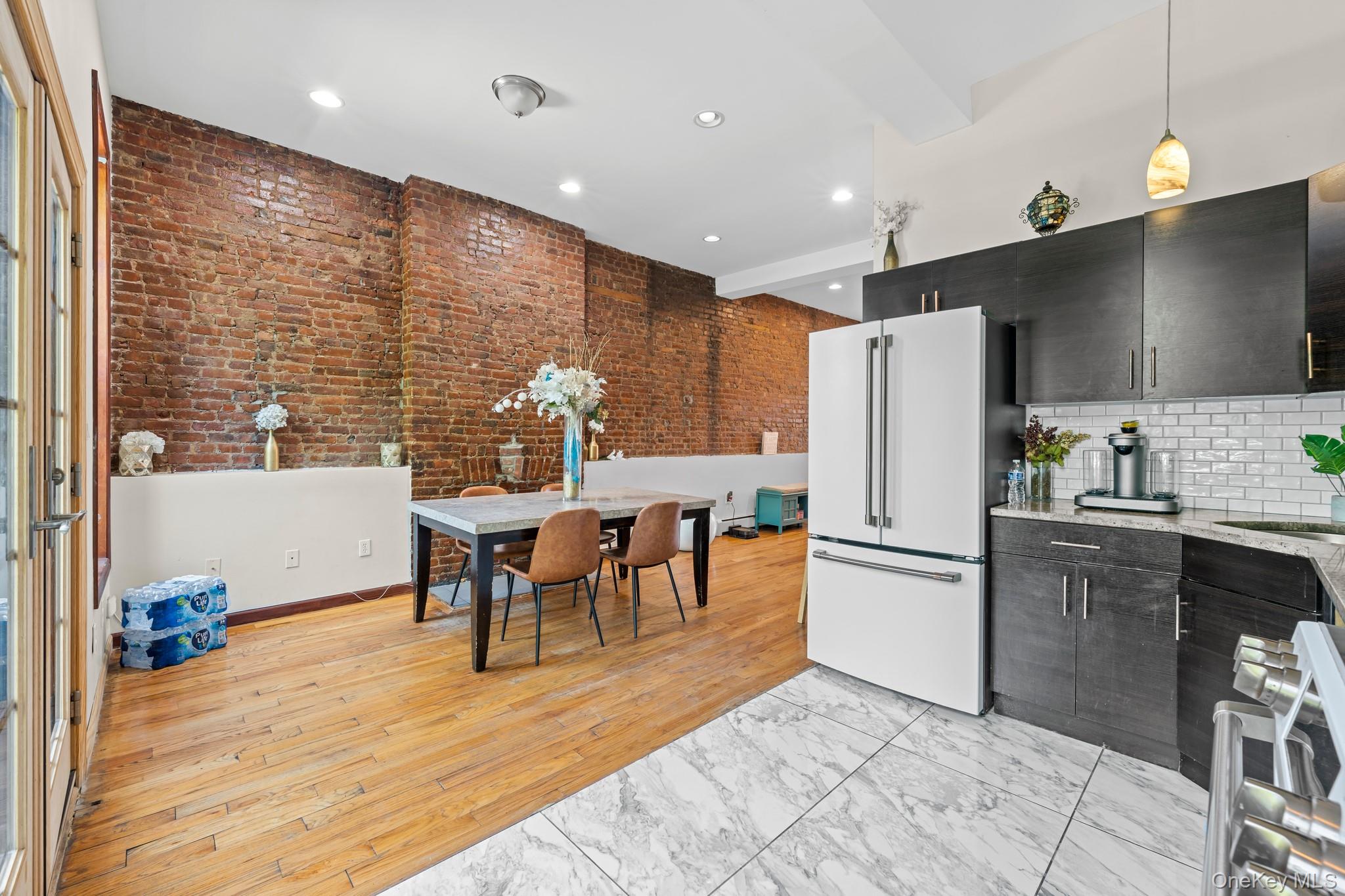 #16 photo, 609 Lexington Avenue, Brooklyn , NY 11221