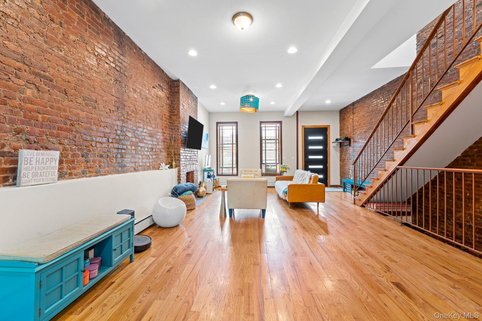 #4 photo, 609 Lexington Avenue, Brooklyn , NY 11221