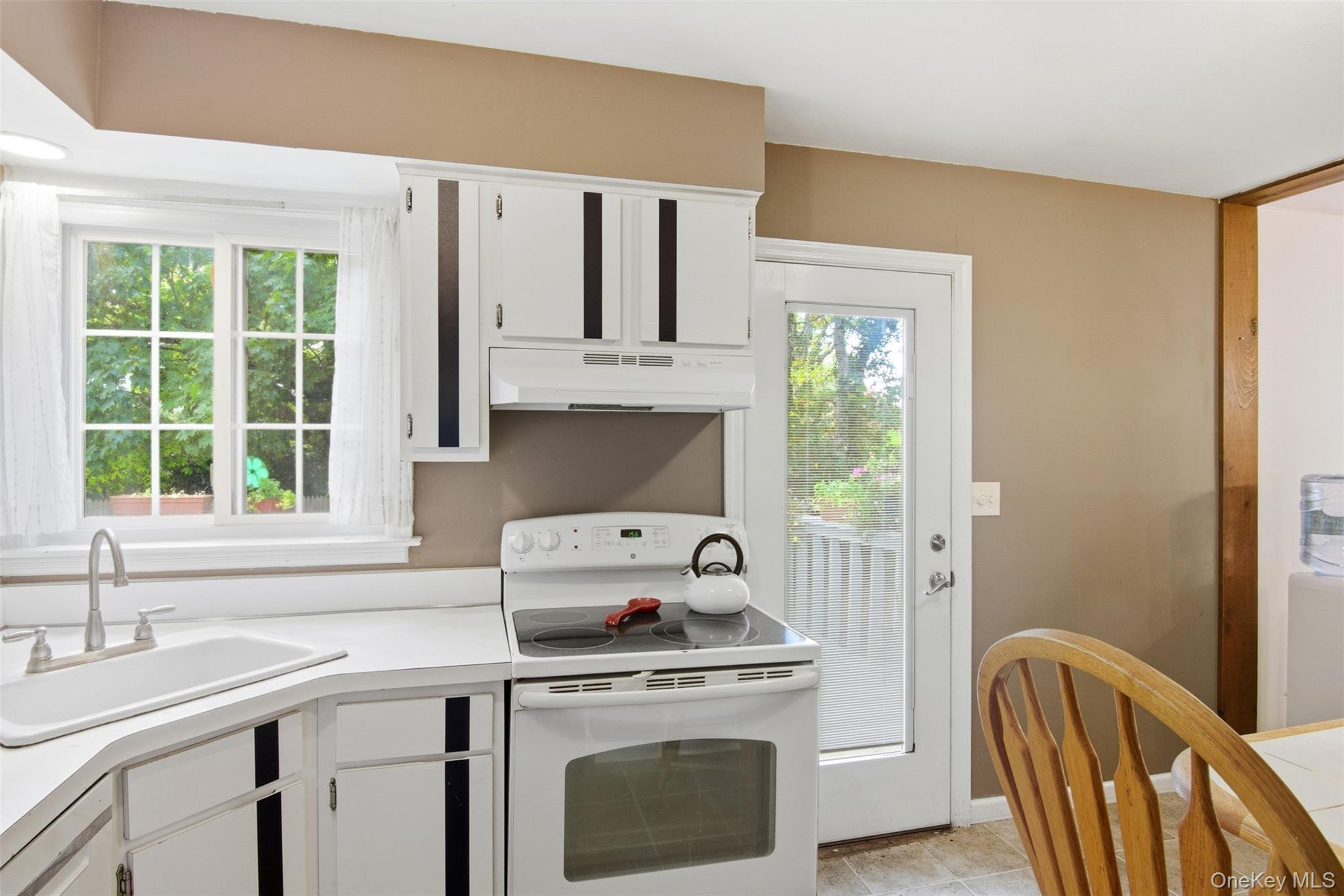 #12 photo, 298 Tyler Avenue, サフォーク郡 Miller Place , NY 11764