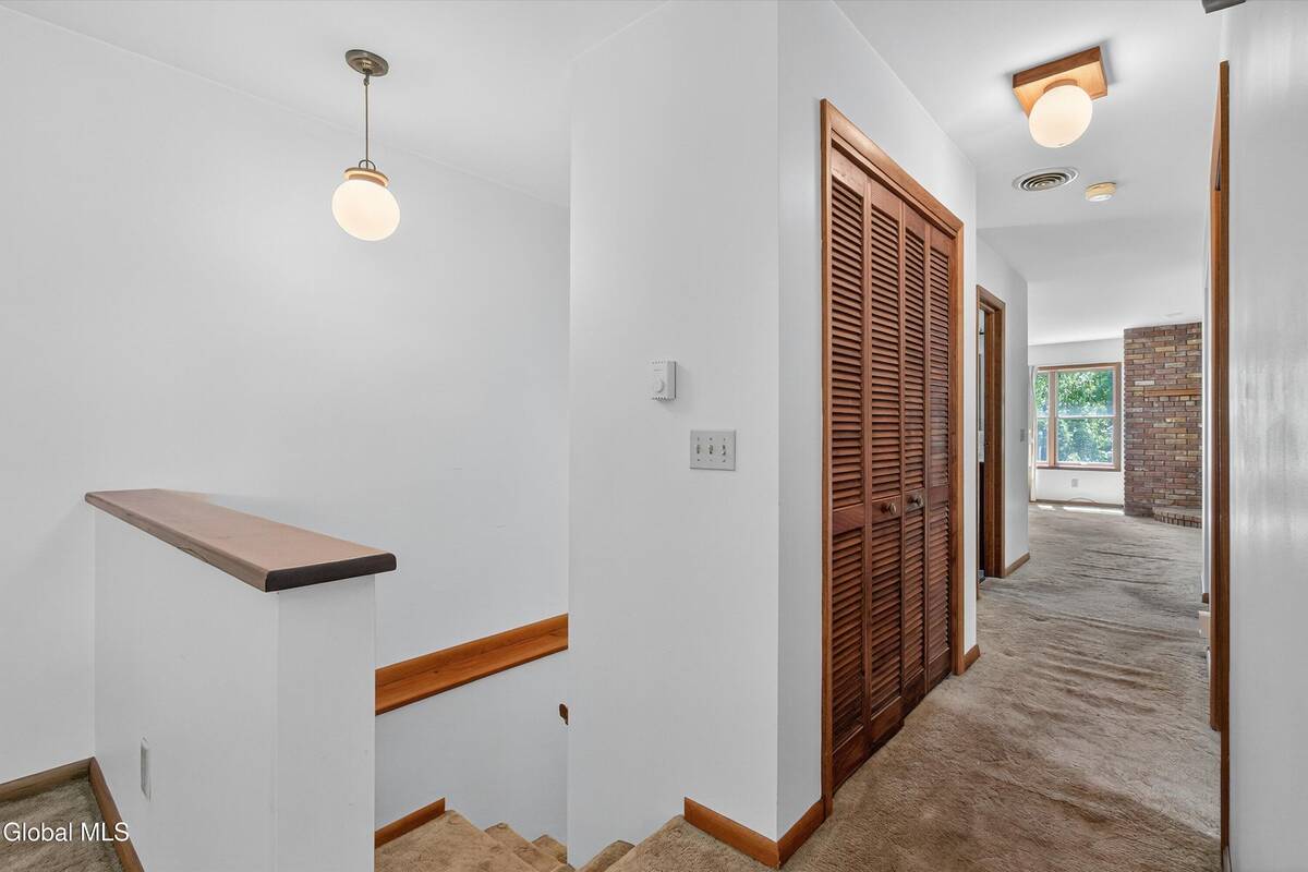 #4 photo, 96 Vosburgh Road, Poestenkill , NY 12018