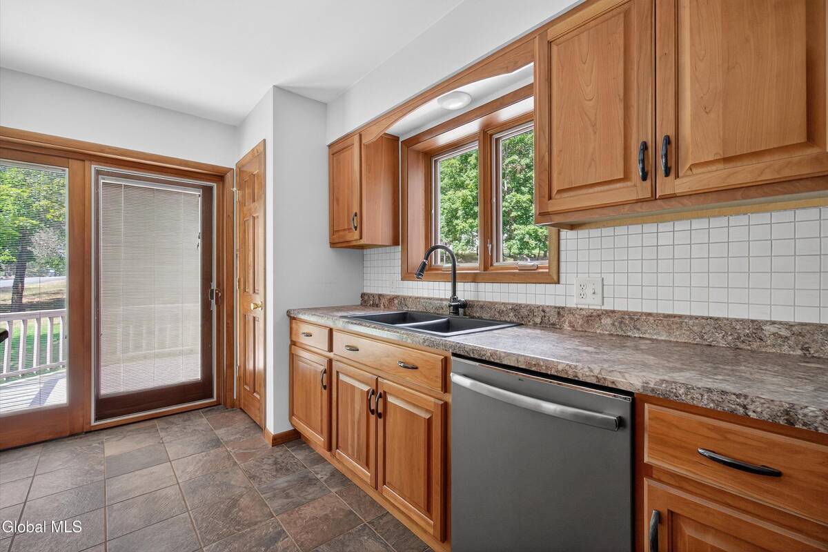 #8 photo, 96 Vosburgh Road, Poestenkill , NY 12018