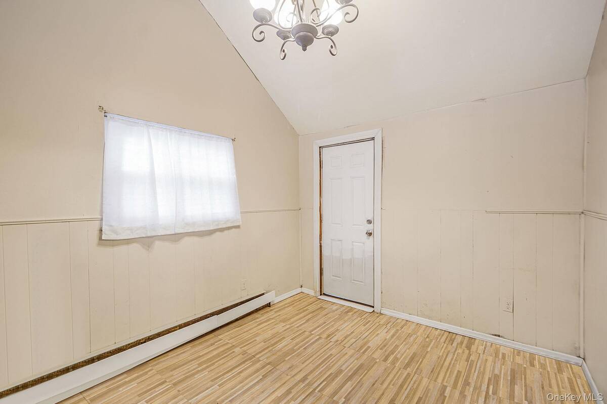 #12 photo, 23 Holiday Park Drive, サフォーク郡 Centereach , NY 11720