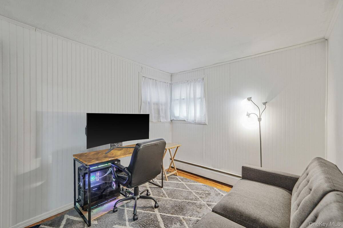 #16 photo, 23 Holiday Park Drive, サフォーク郡 Centereach , NY 11720