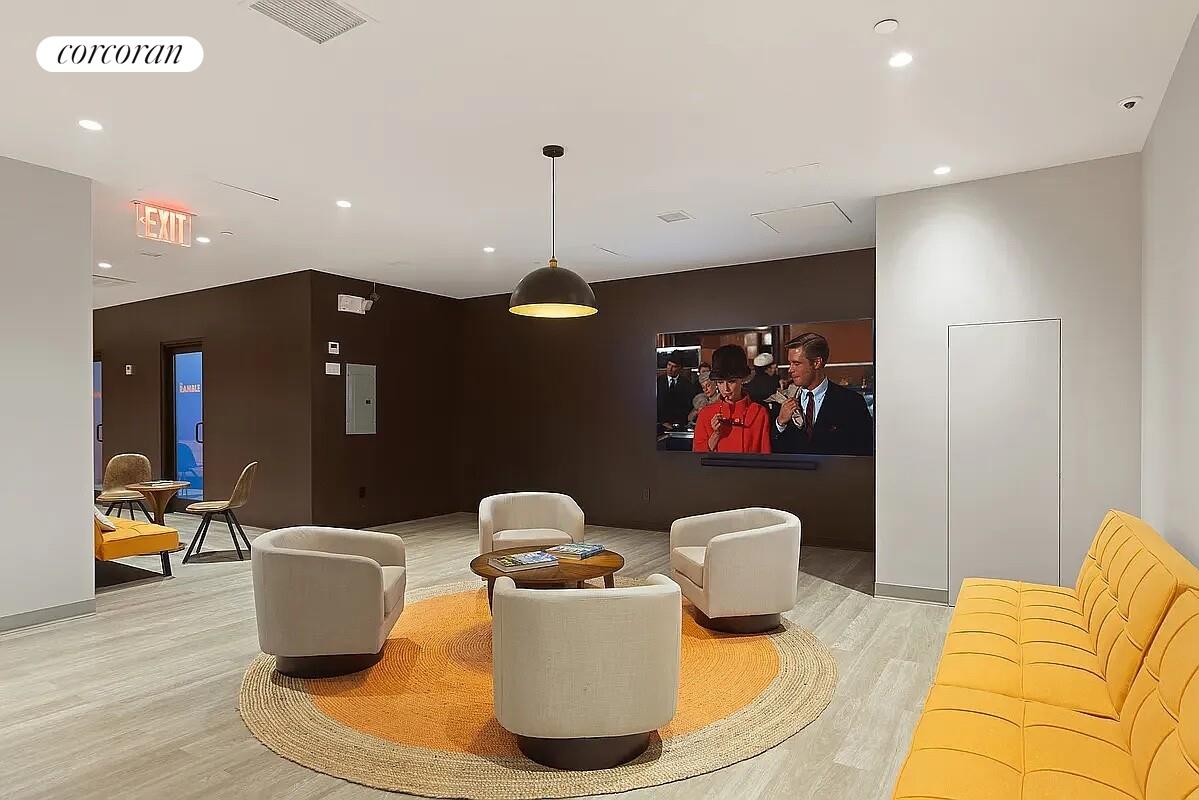 #12 photo, 25 CENTRAL Park W, マンハッタン Lincoln Square , NY 10023