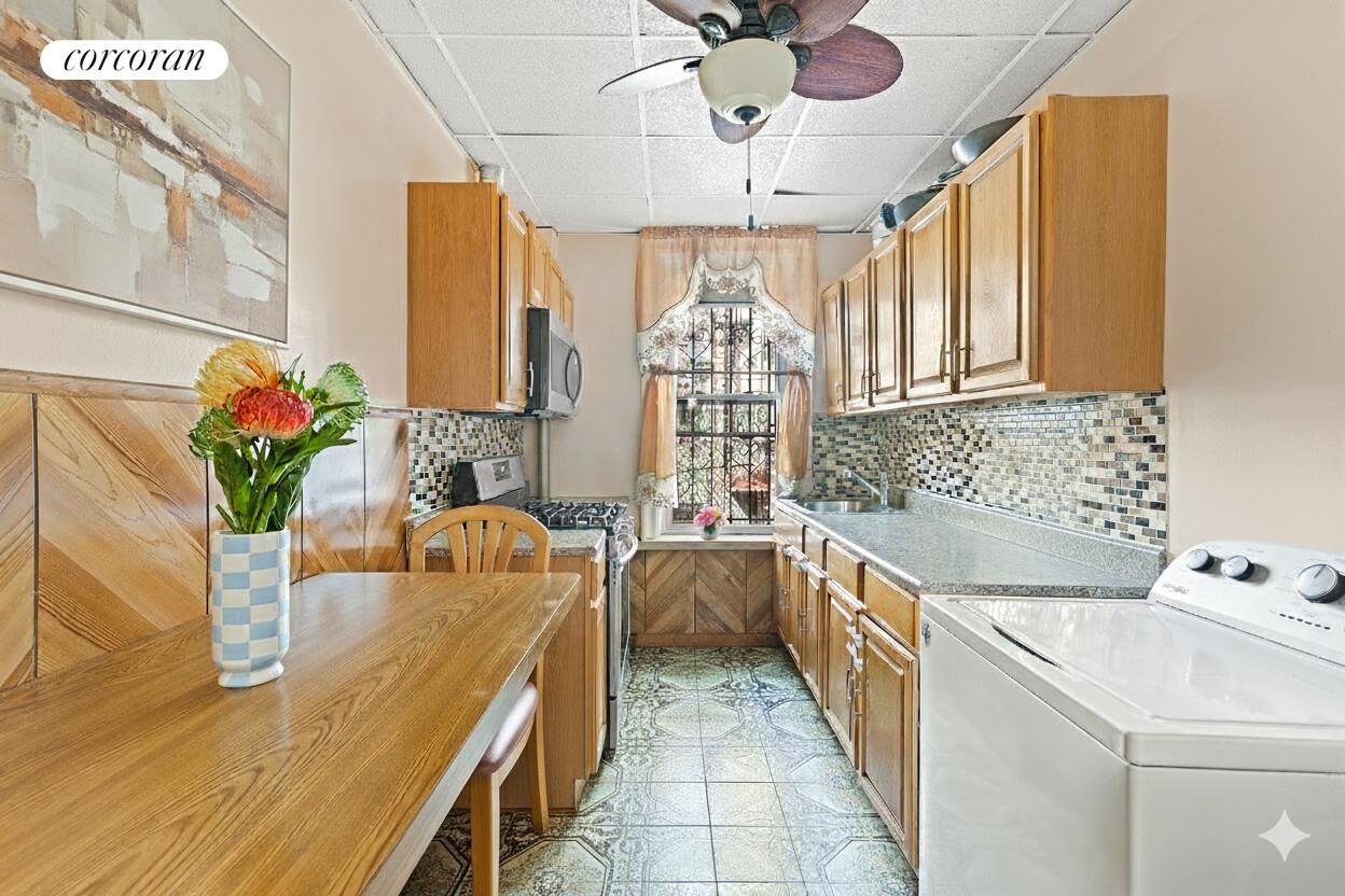 #7 photo, 848 43RD Street, Sunset Park , NY 11232