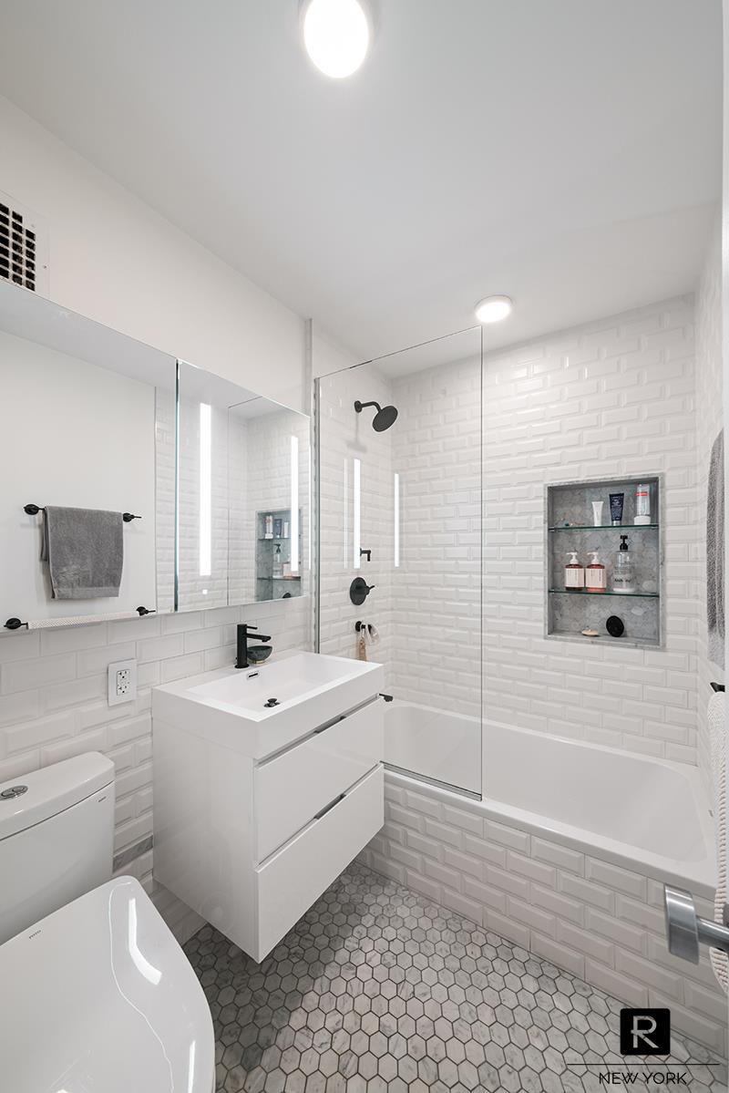 #8 photo, 132 E 35th Street, マンハッタン Murray Hill , NY 10016