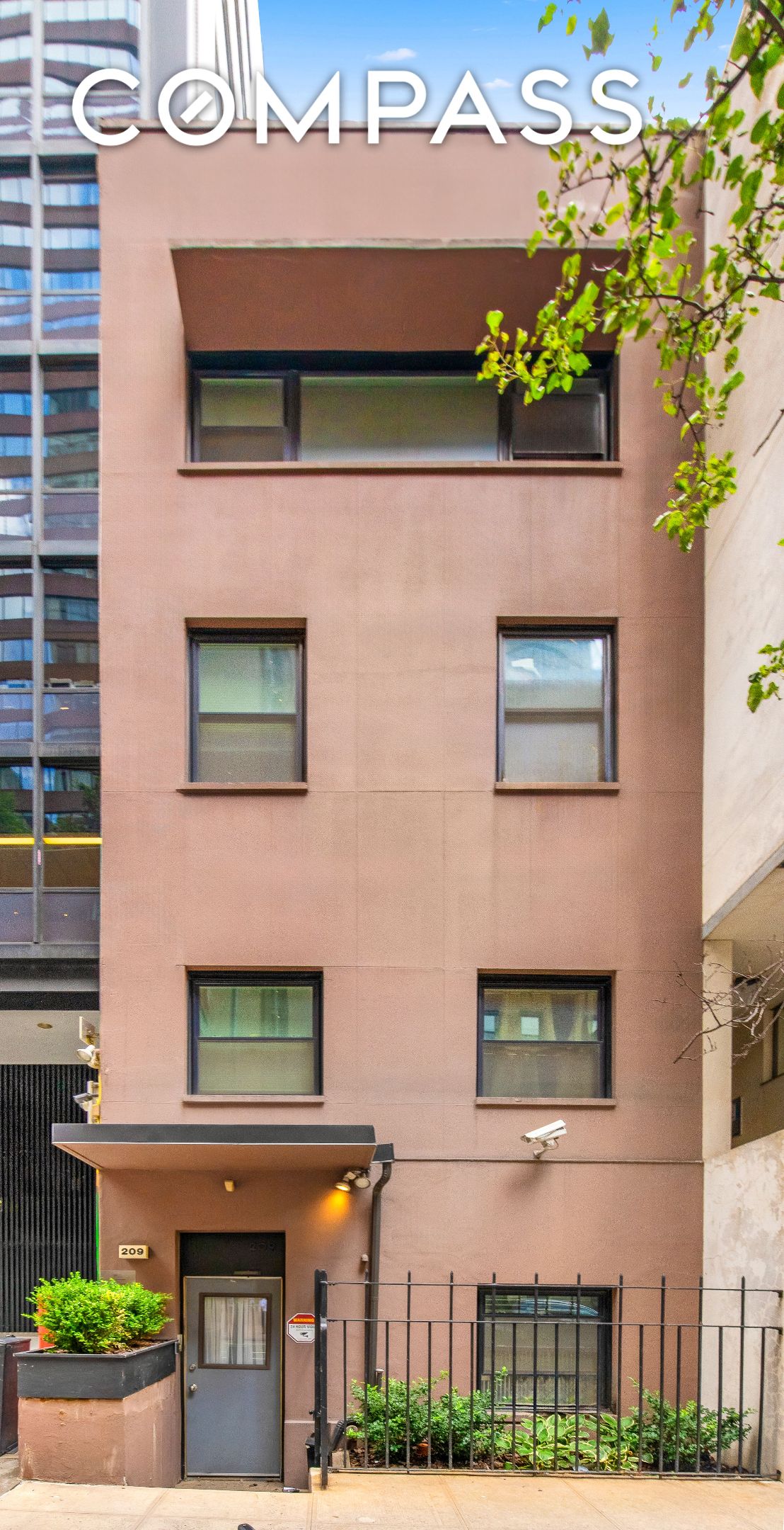 #13 photo, 209 E 48th Street, マンハッタン Midtown East , NY 10017