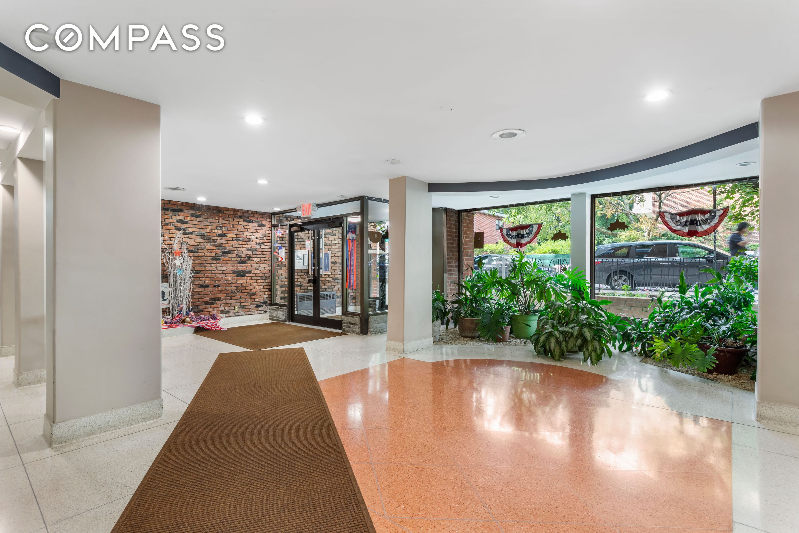 #9 photo, 68-15 Selfridge Street, クイーンズ区 Forest Hills , NY 11375