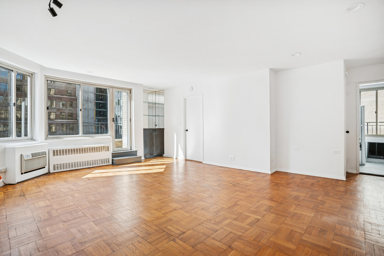 #5 photo, 225 E 46TH Street, マンハッタン Turtle Bay , NY 10017