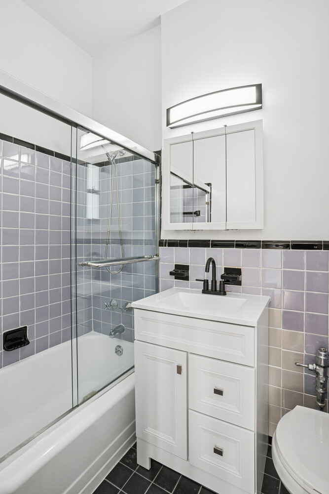 #7 photo, 225 E 46TH Street, マンハッタン Turtle Bay , NY 10017