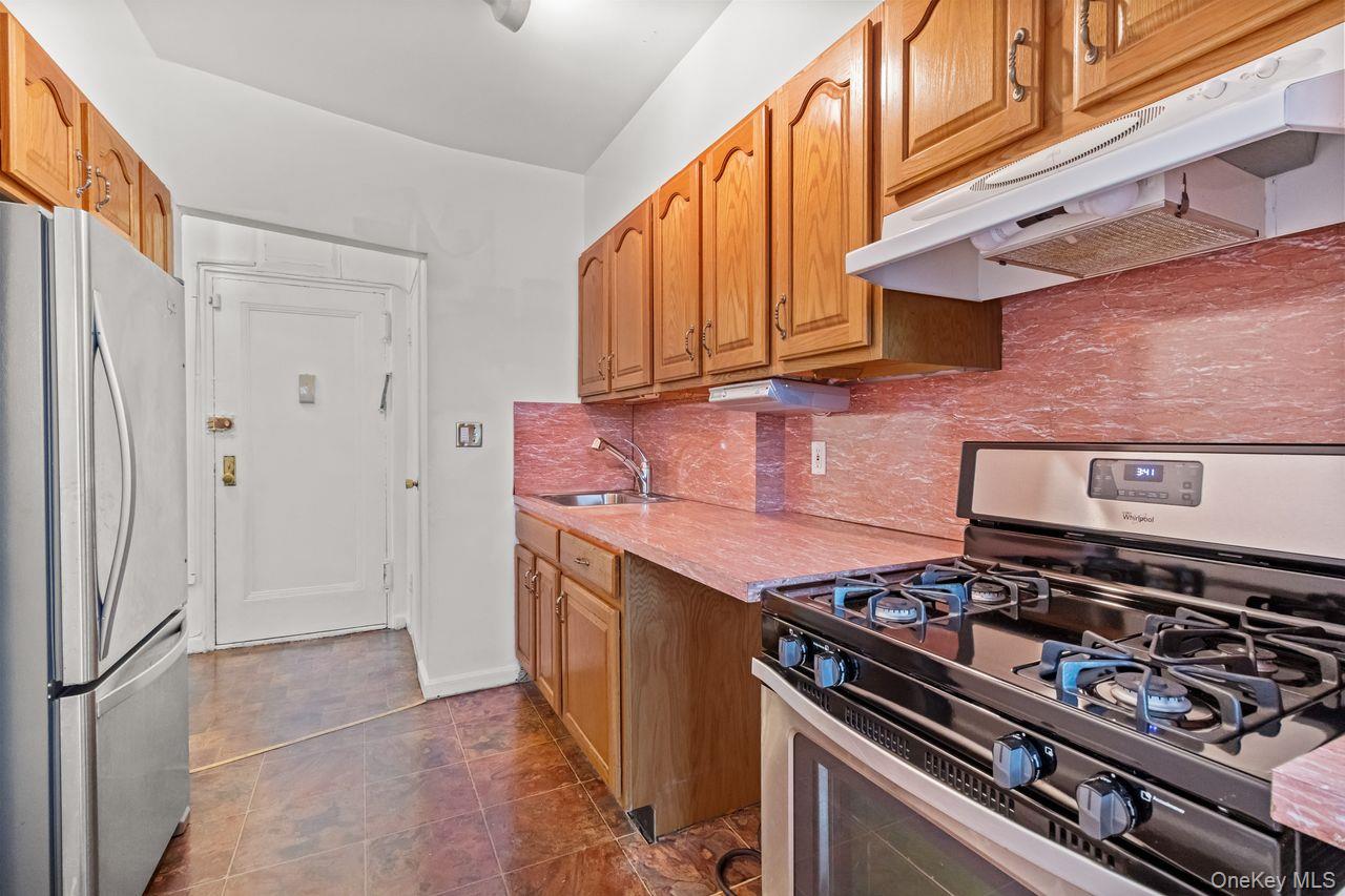 #7 photo, 70 Sherman Avenue, Yonkers , NY 10705