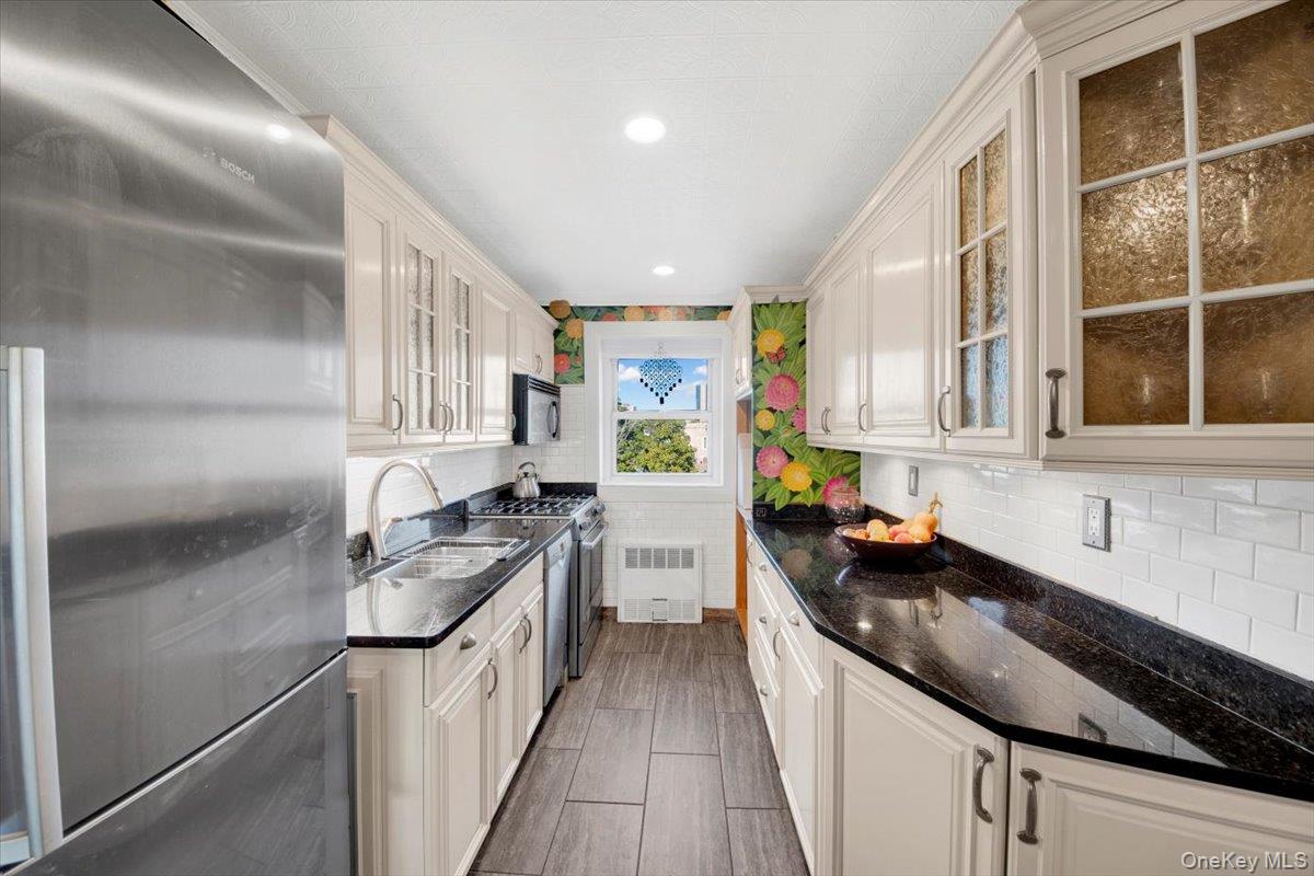 #4 photo, 266 Pelham Road, New Rochelle , NY 10805