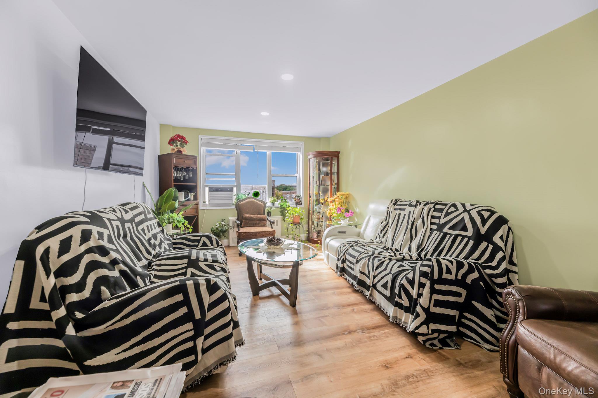 #10 photo, 480 Riverdale Avenue, Yonkers , NY 10705